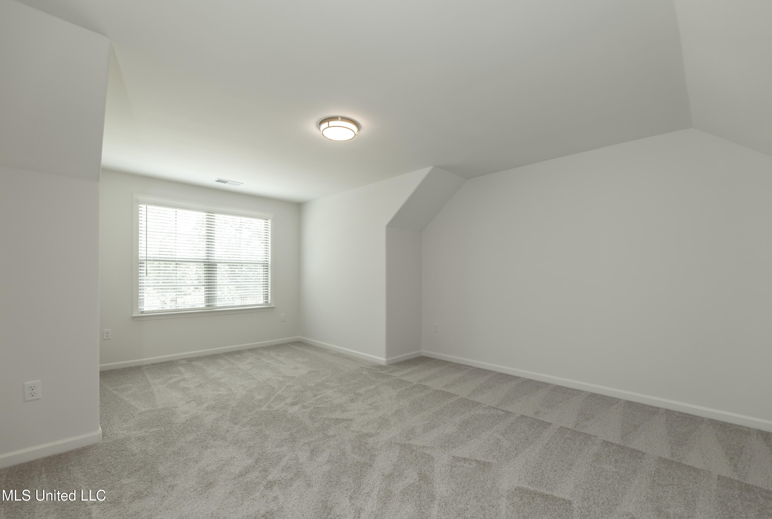 115 Cedar Crest Cove Property Photo 27