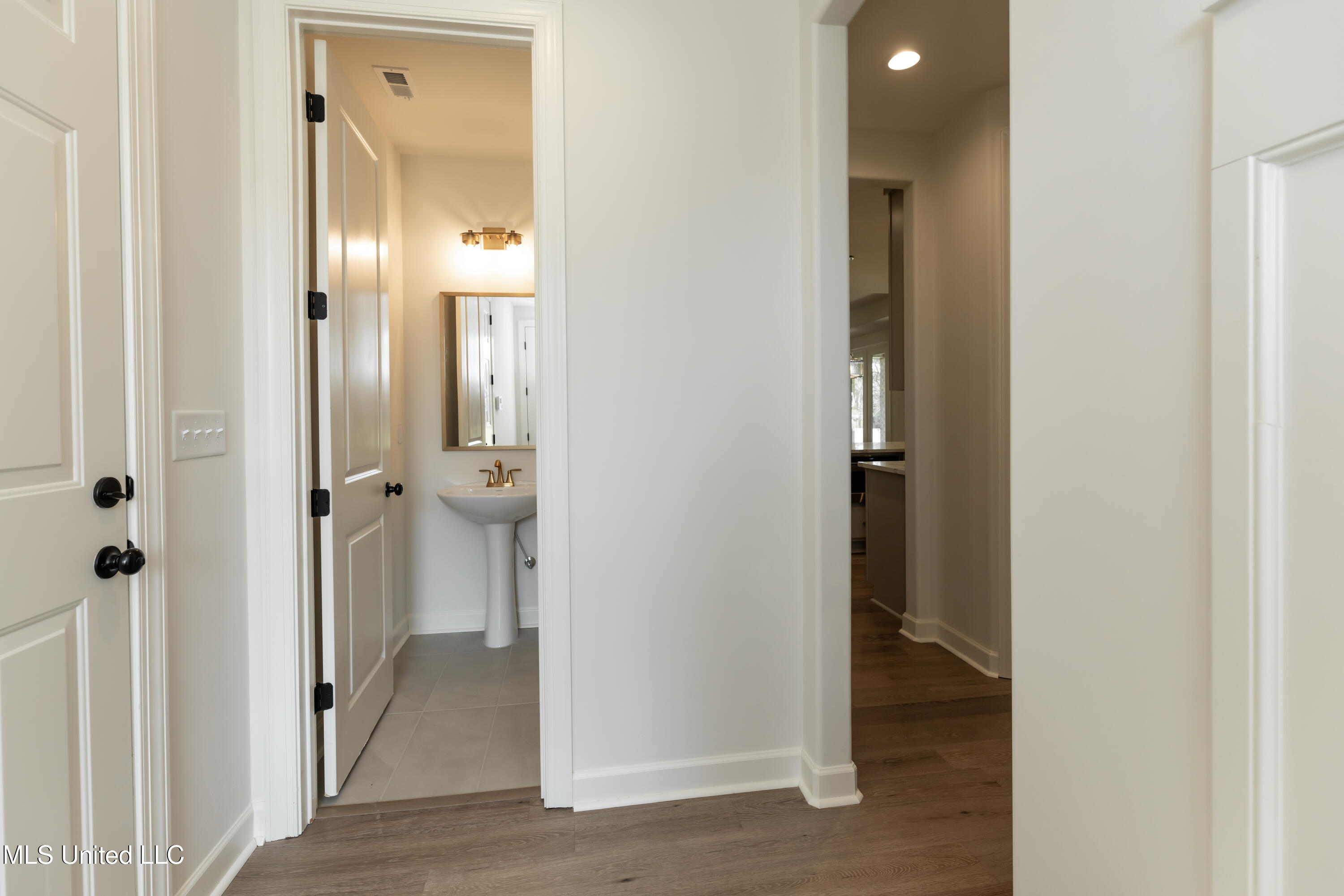 115 Cedar Crest Cove Property Photo 32