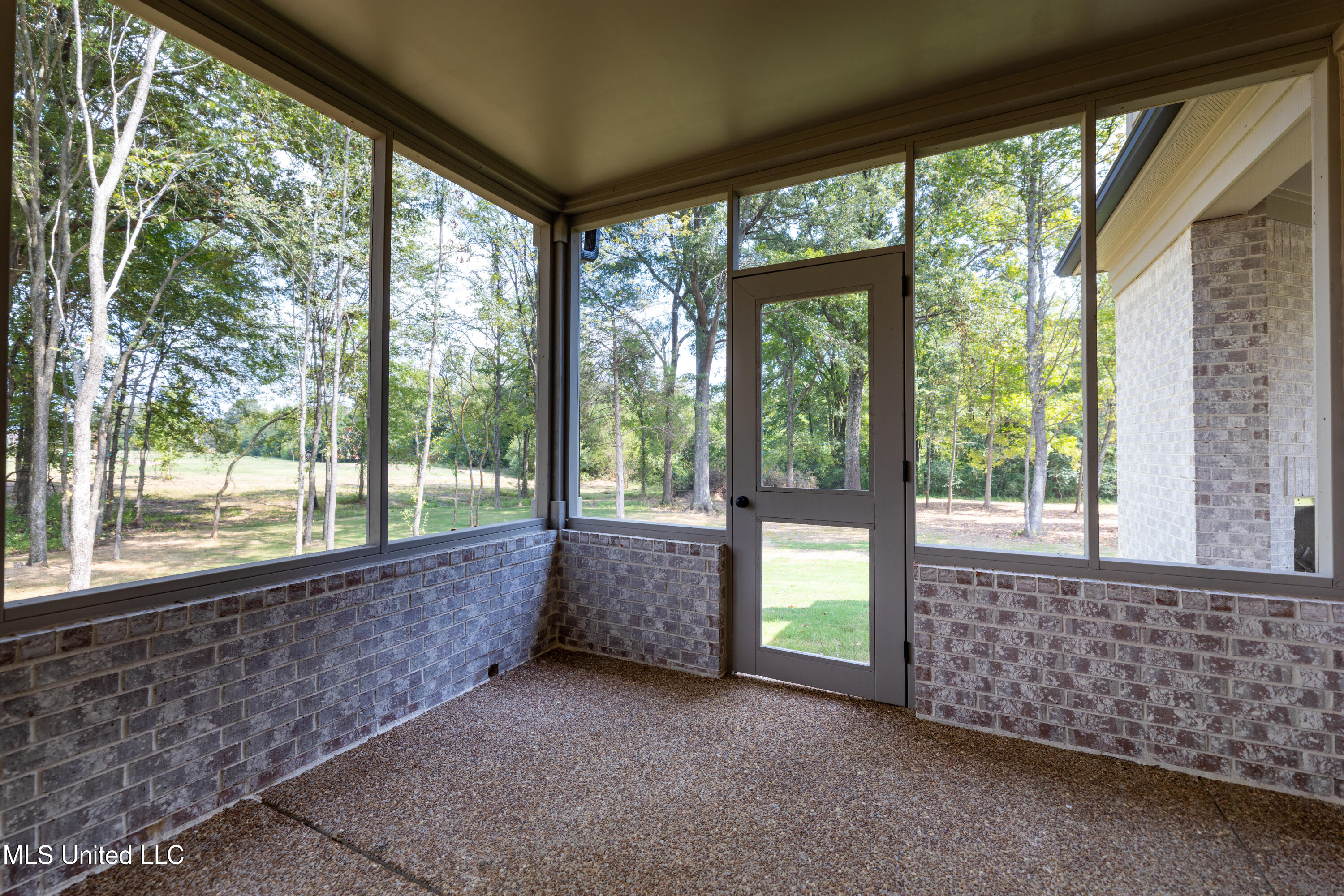 115 Cedar Crest Cove Property Photo 36