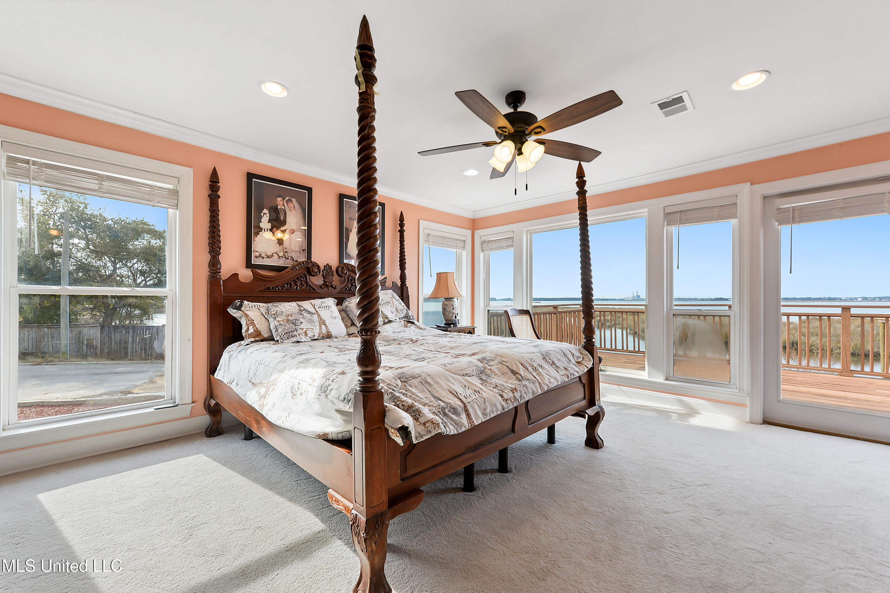 2562 Mercedes Drive Property Photo 16