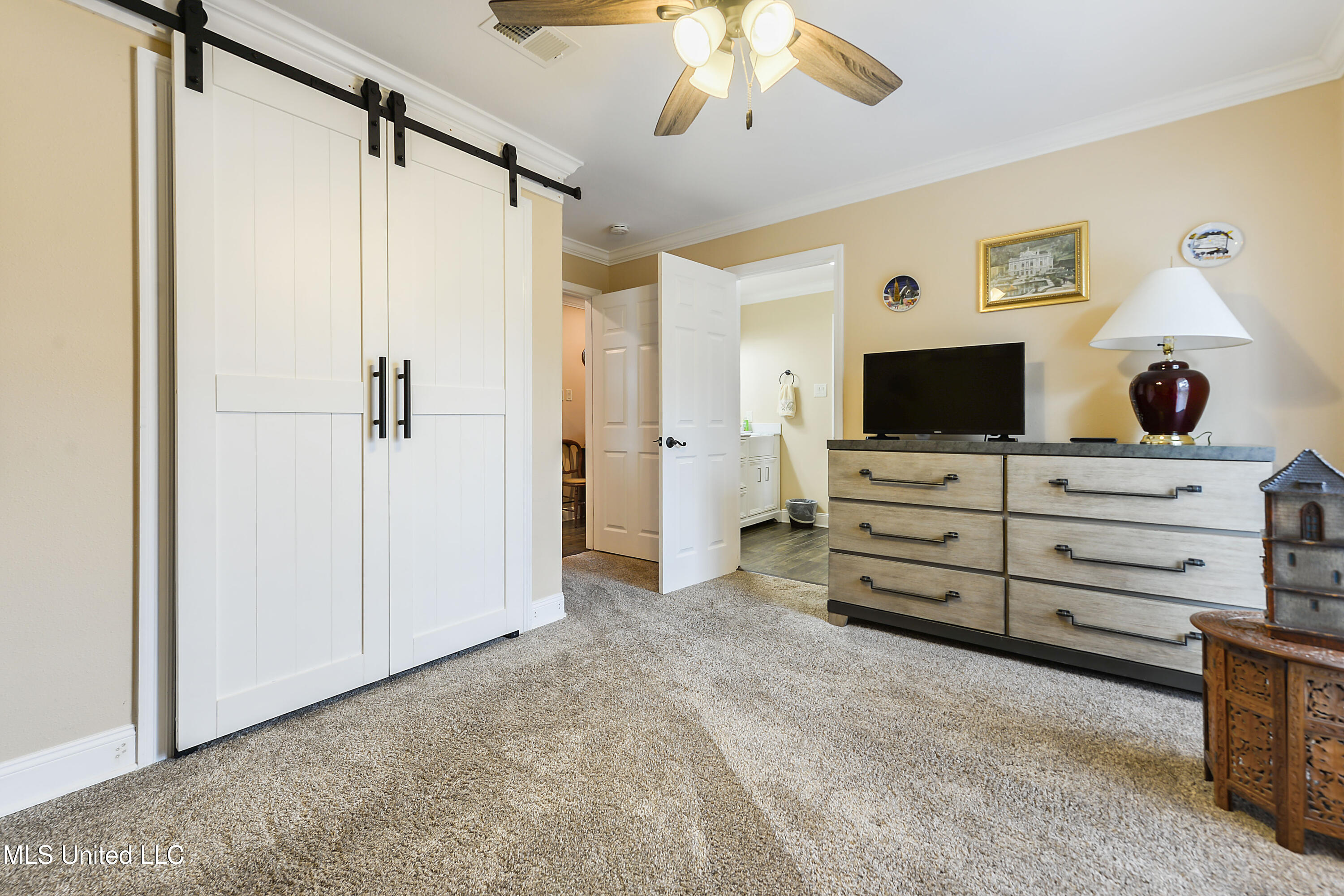 2562 Mercedes Drive Property Photo 21