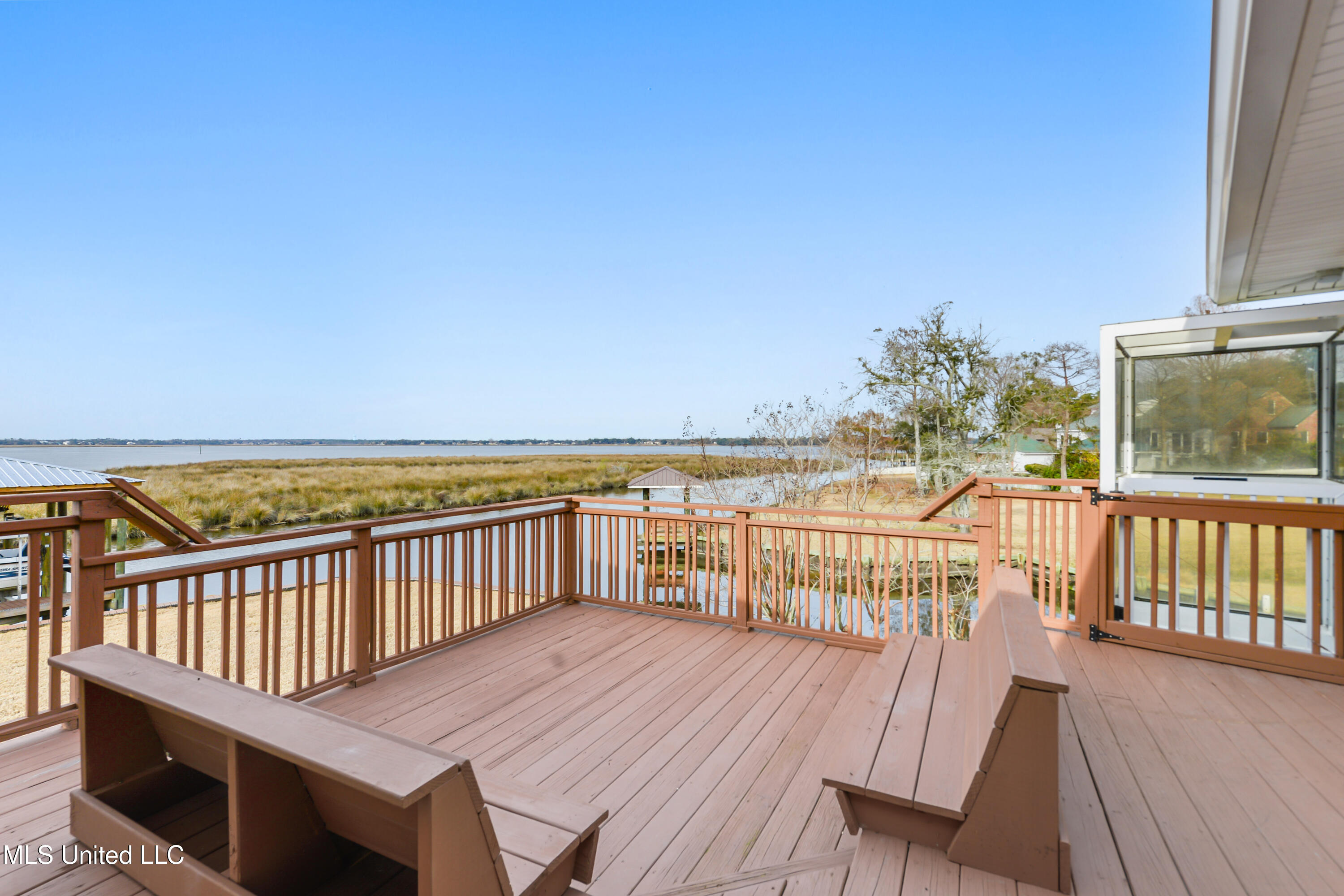 2562 Mercedes Drive Property Photo 27