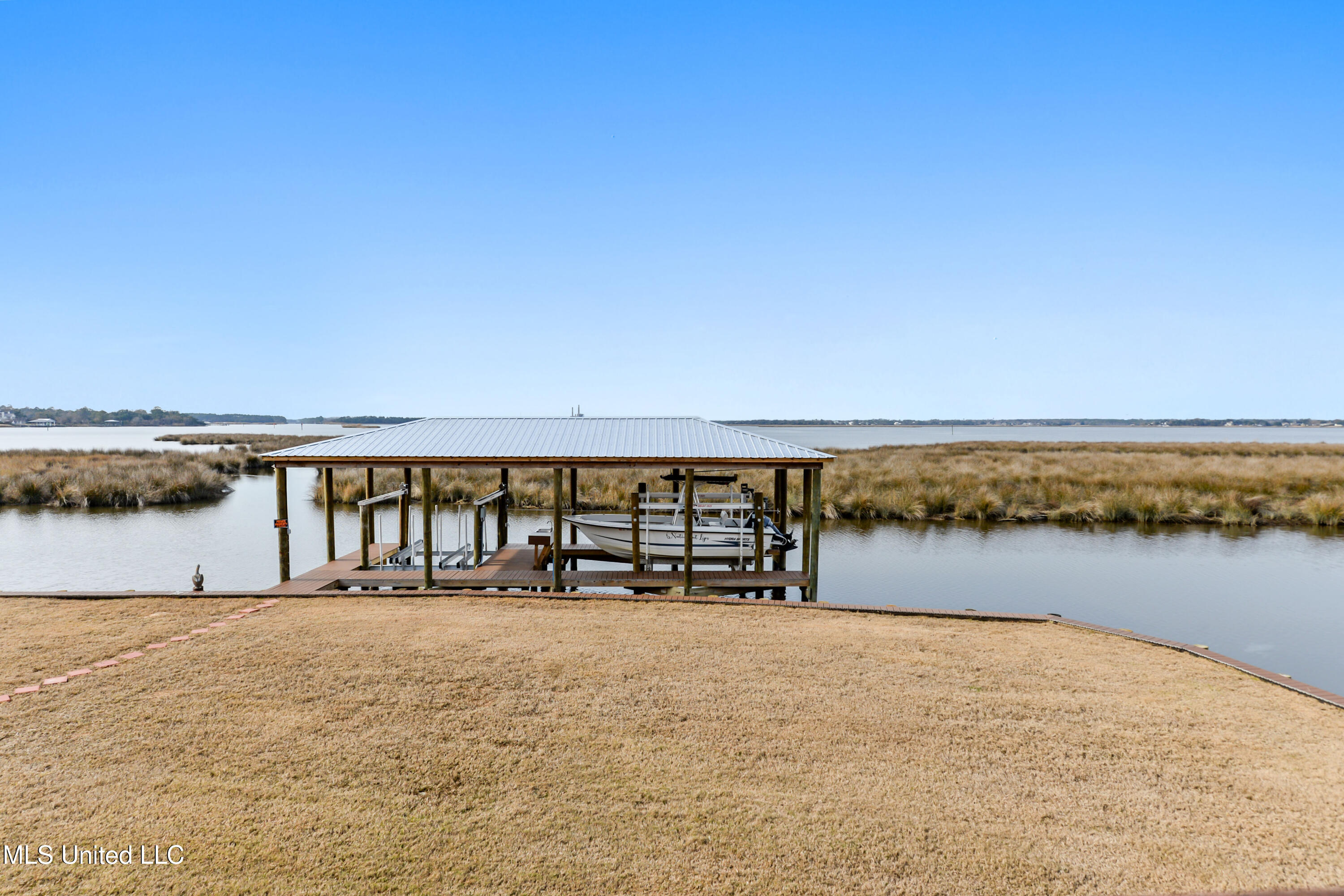 2562 Mercedes Drive Property Photo 29