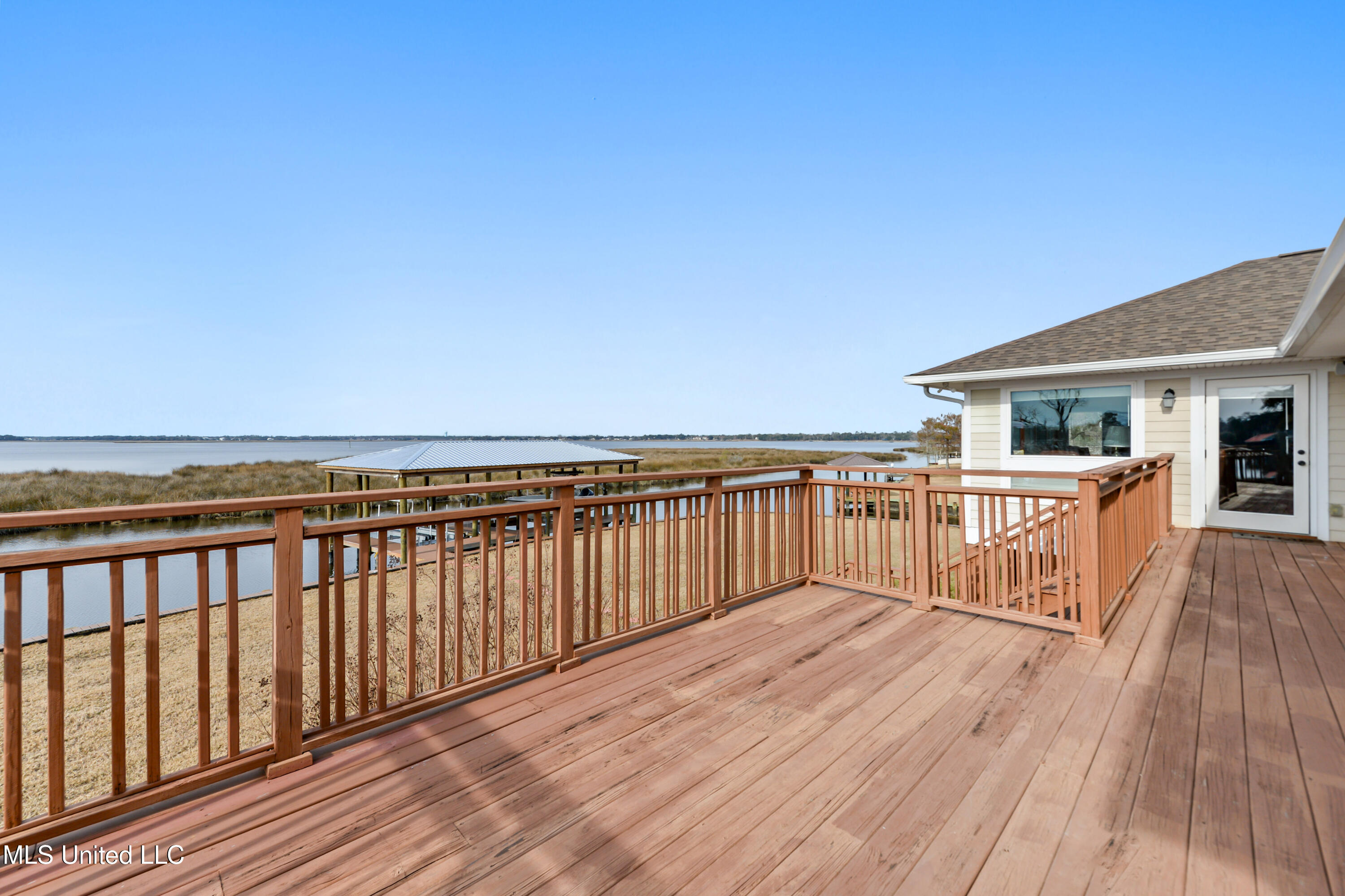 2562 Mercedes Drive Property Photo 31