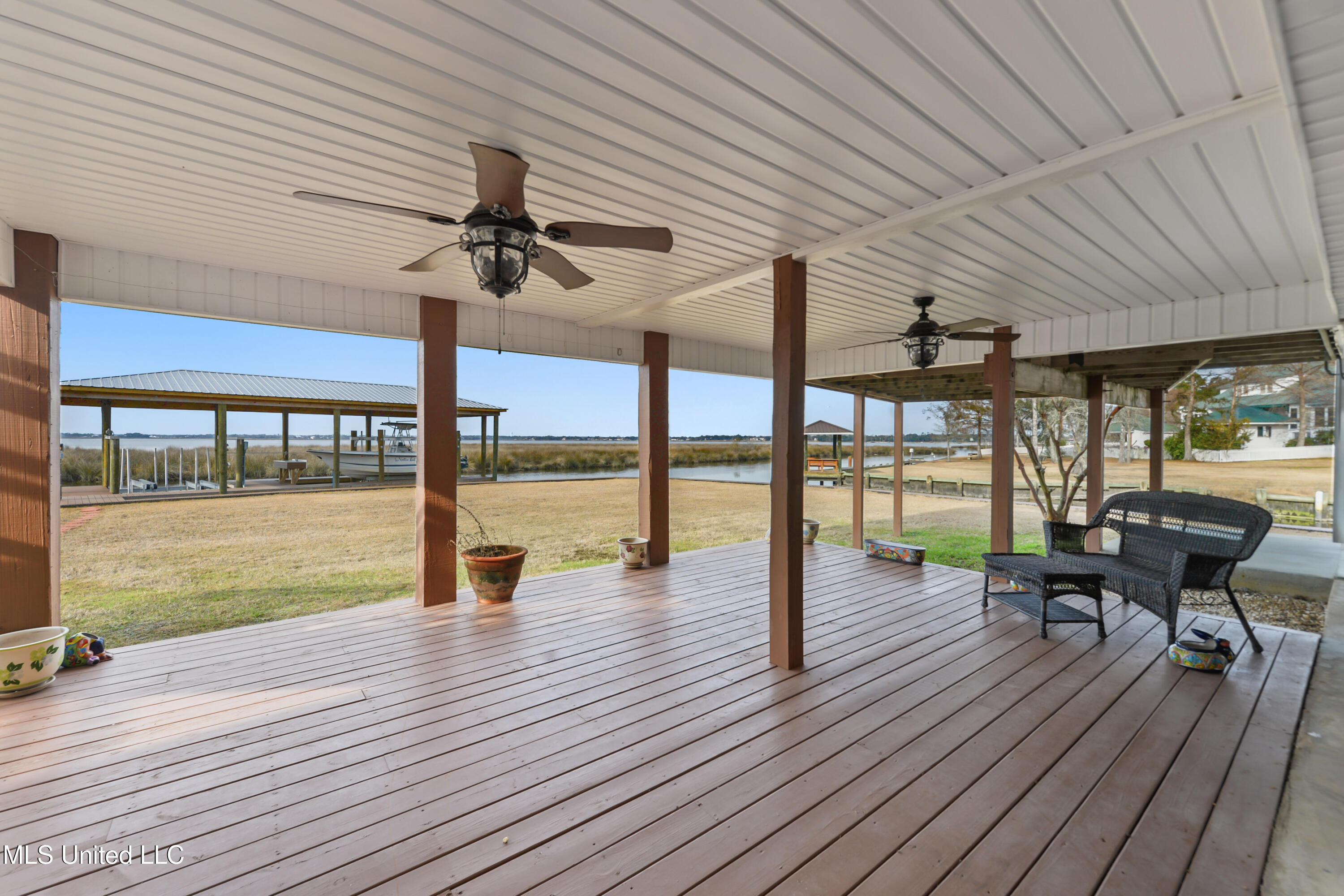 2562 Mercedes Drive Property Photo 32