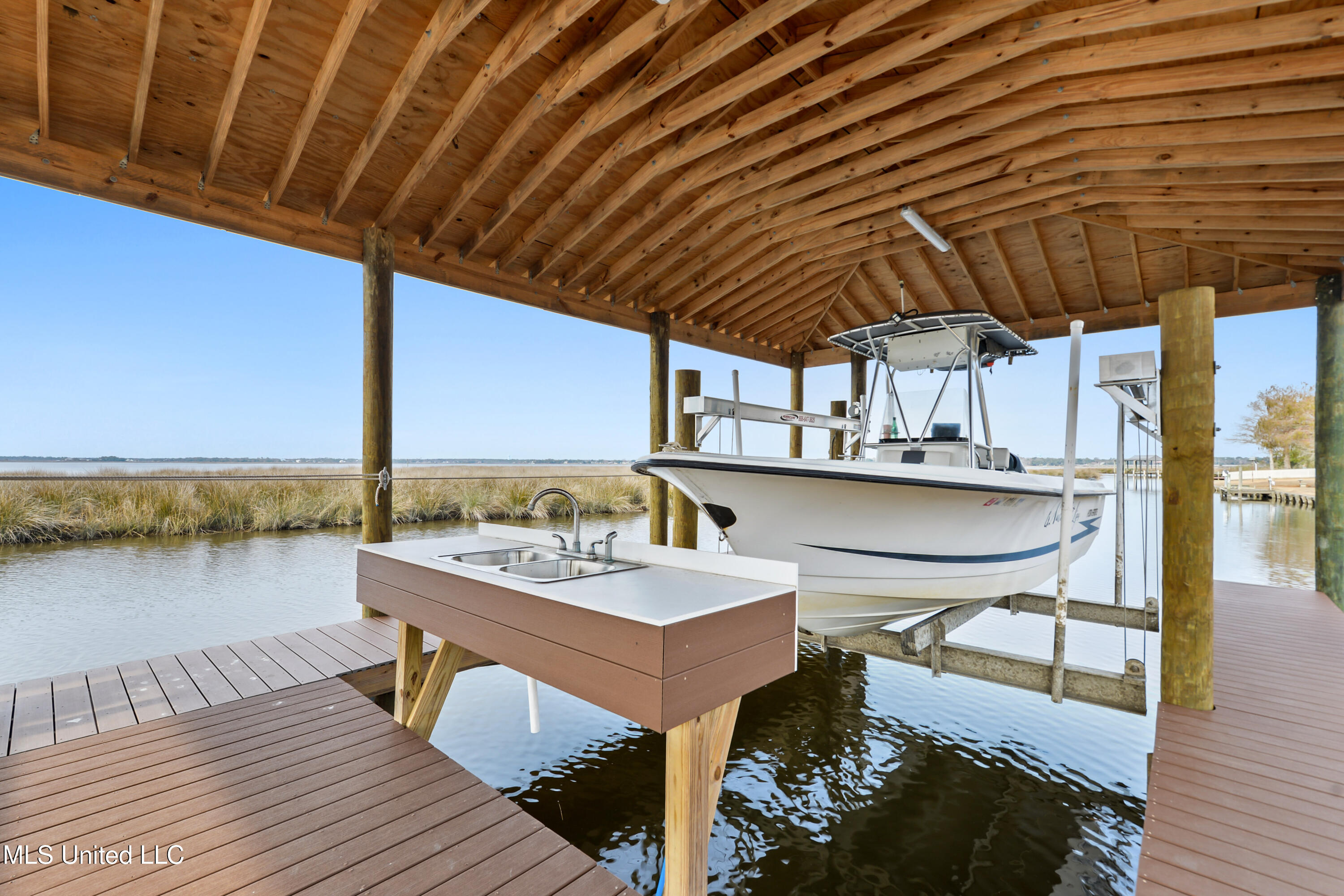 2562 Mercedes Drive Property Photo 35