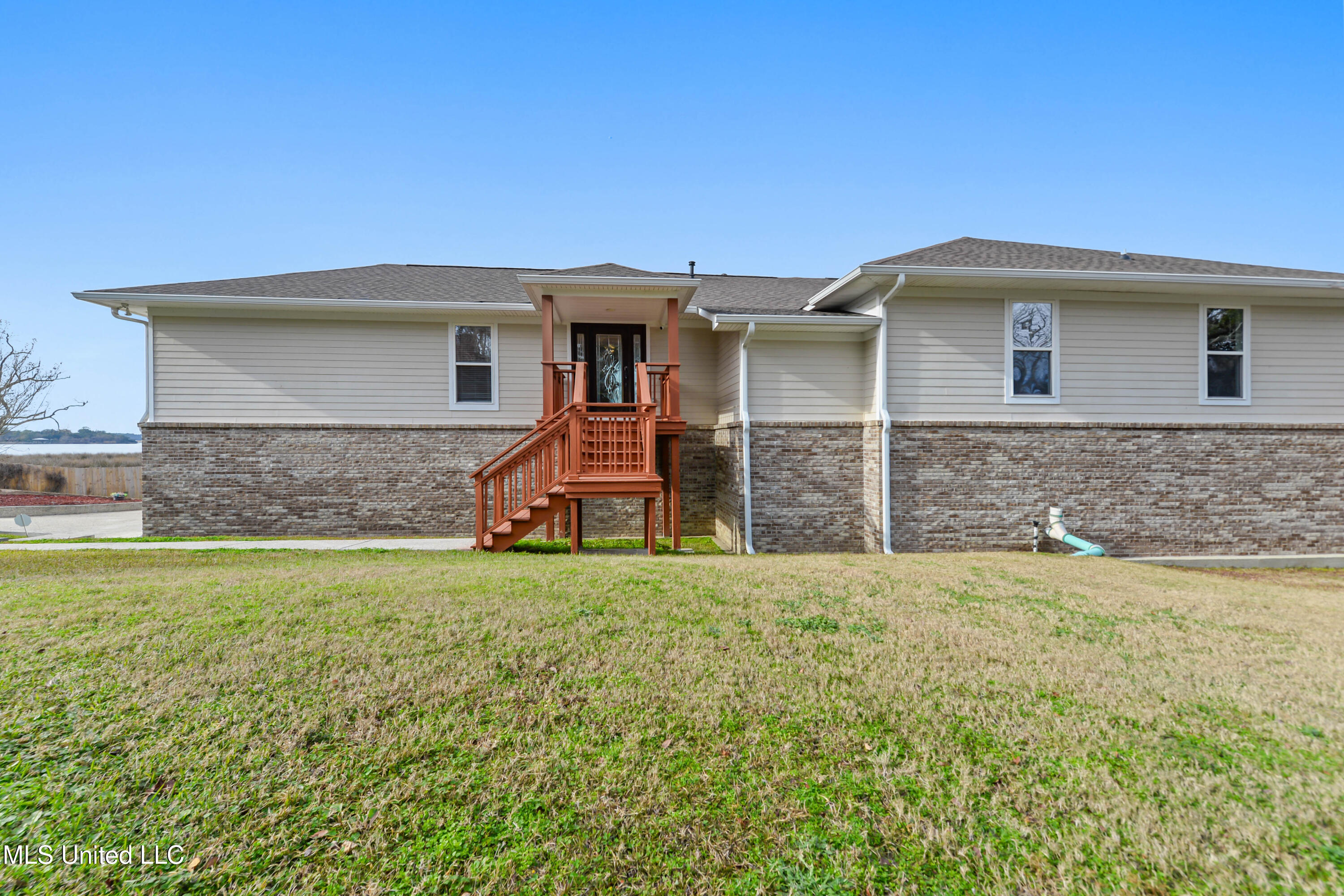 2562 Mercedes Drive Property Photo 36