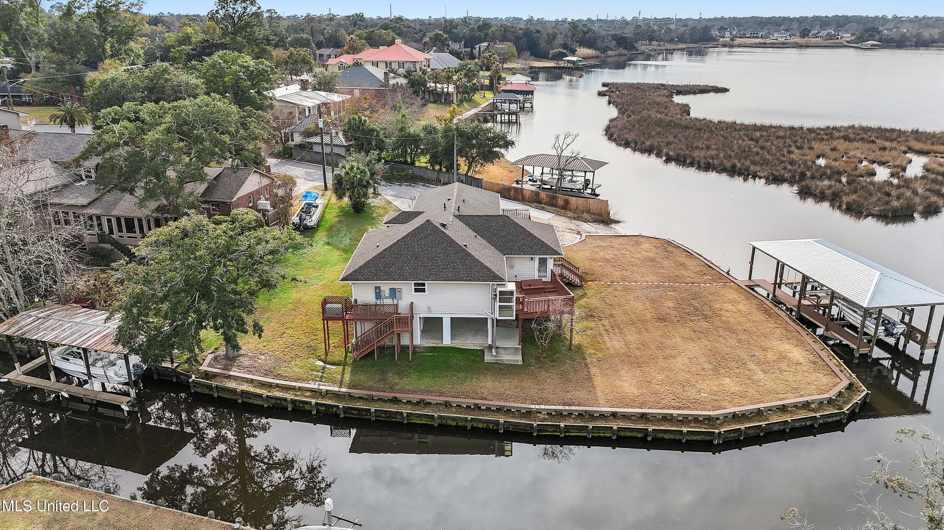 2562 Mercedes Drive Property Photo 39