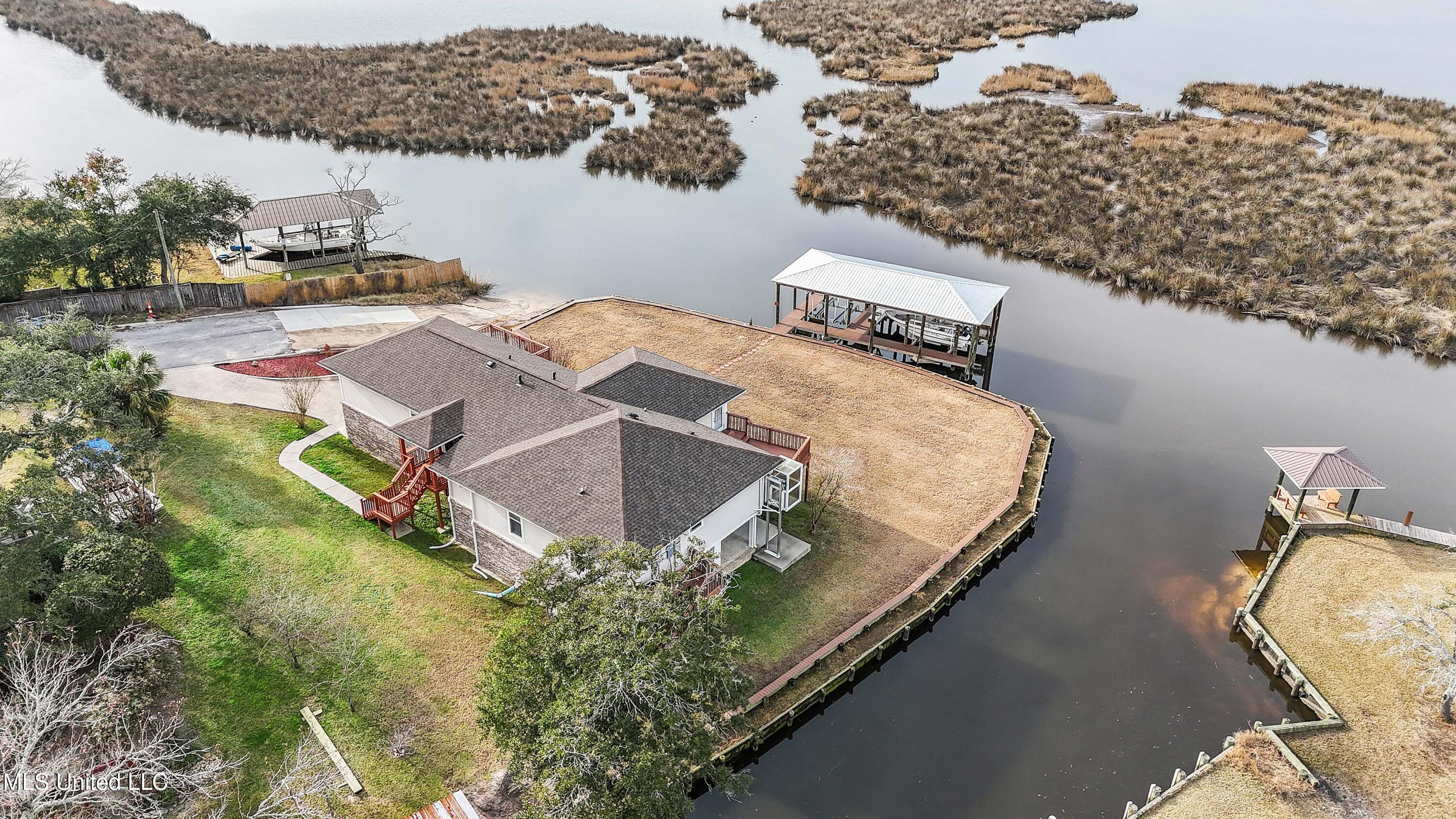 2562 Mercedes Drive Property Photo 40