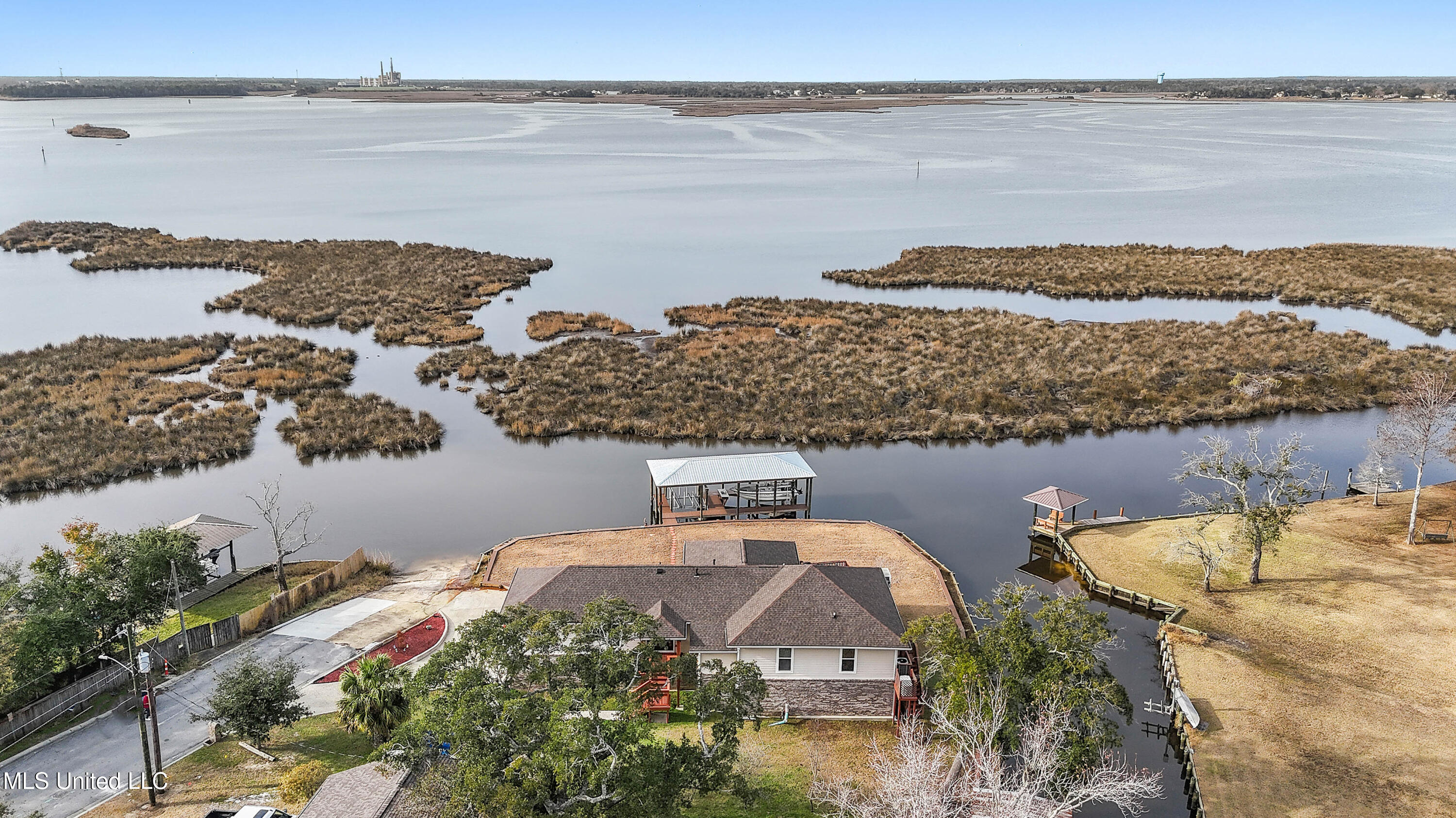 2562 Mercedes Drive Property Photo 46