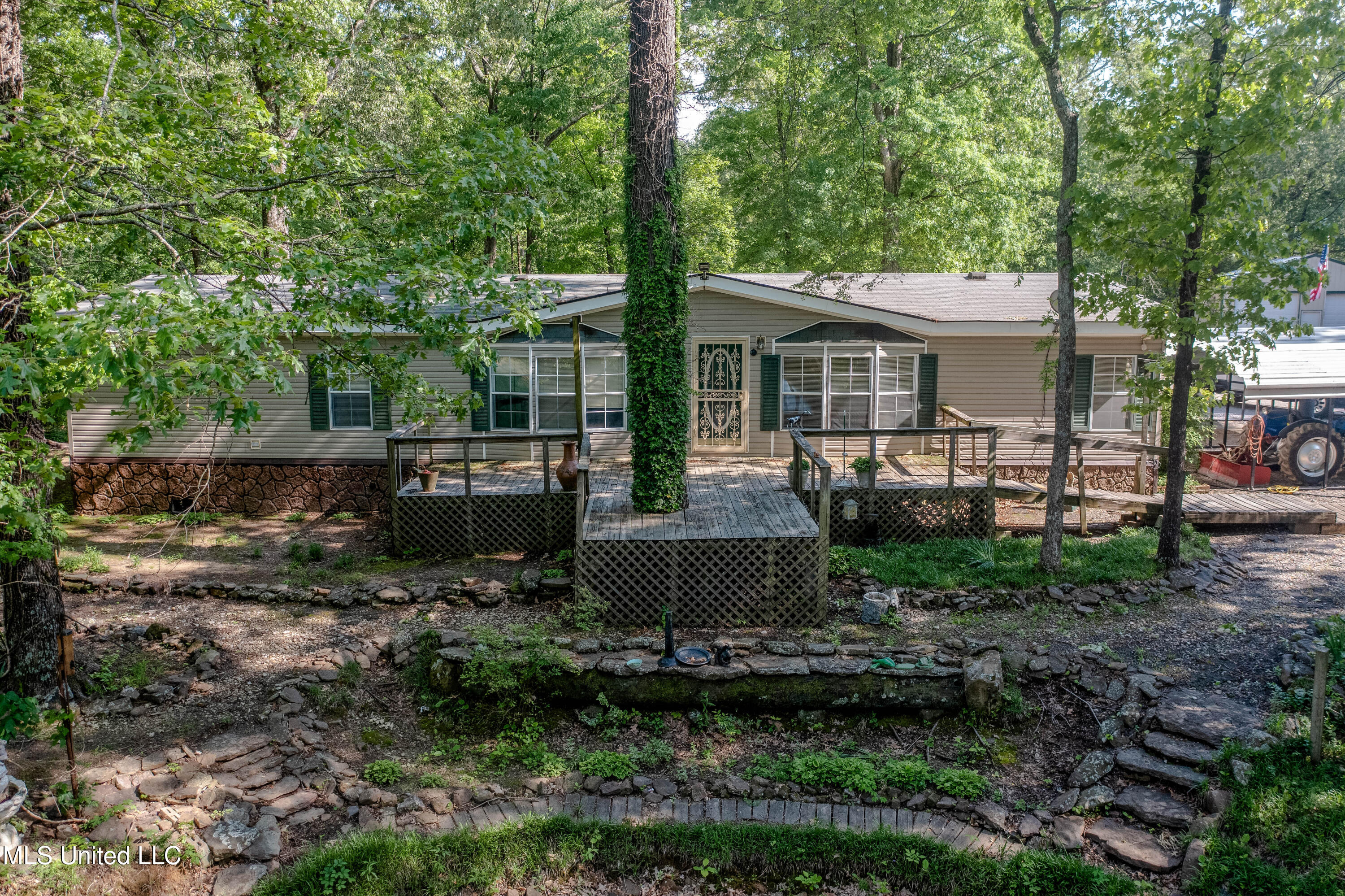4565 Desoto Road Property Photo 1