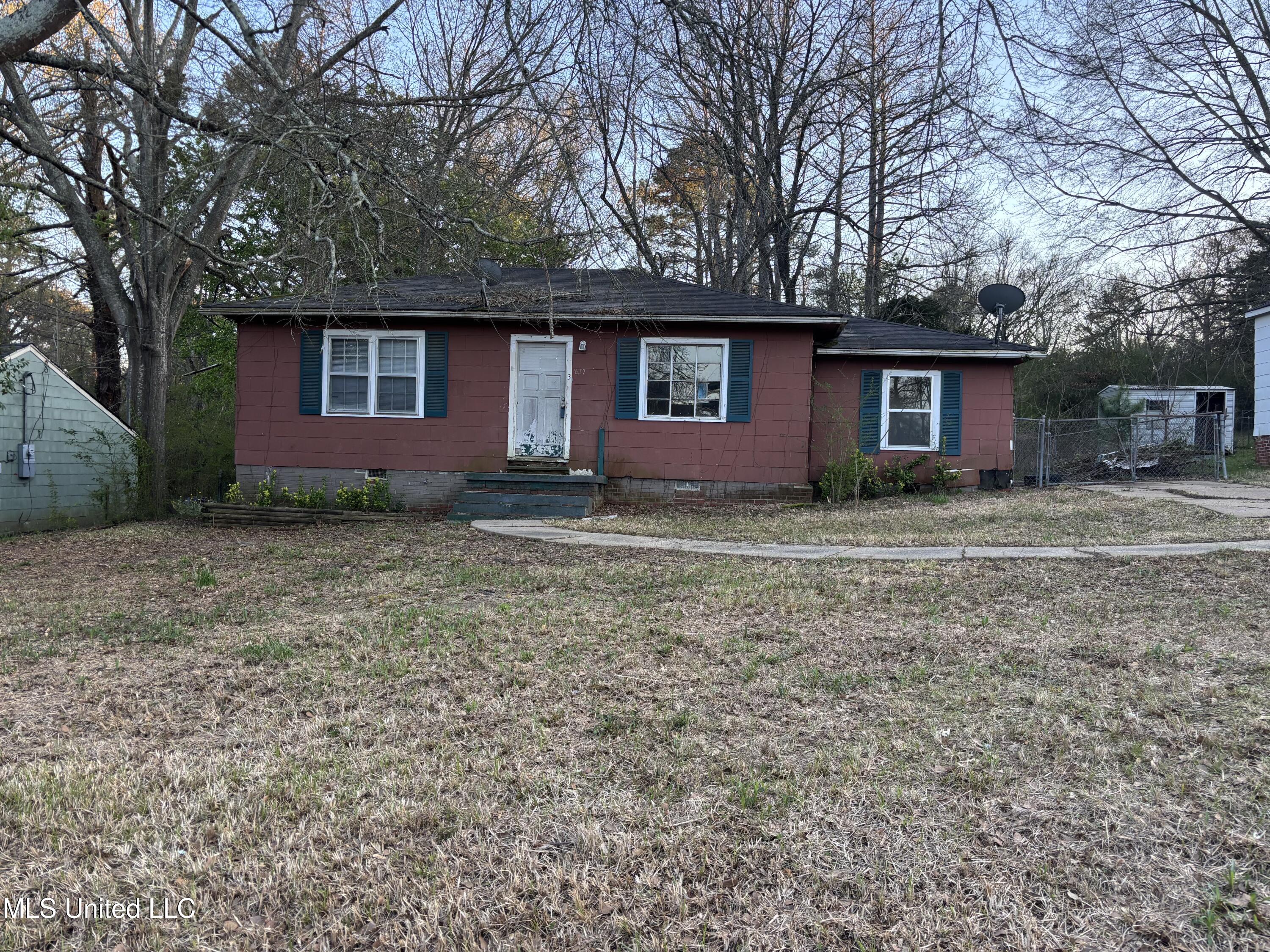 837 Combs Street Property Photo