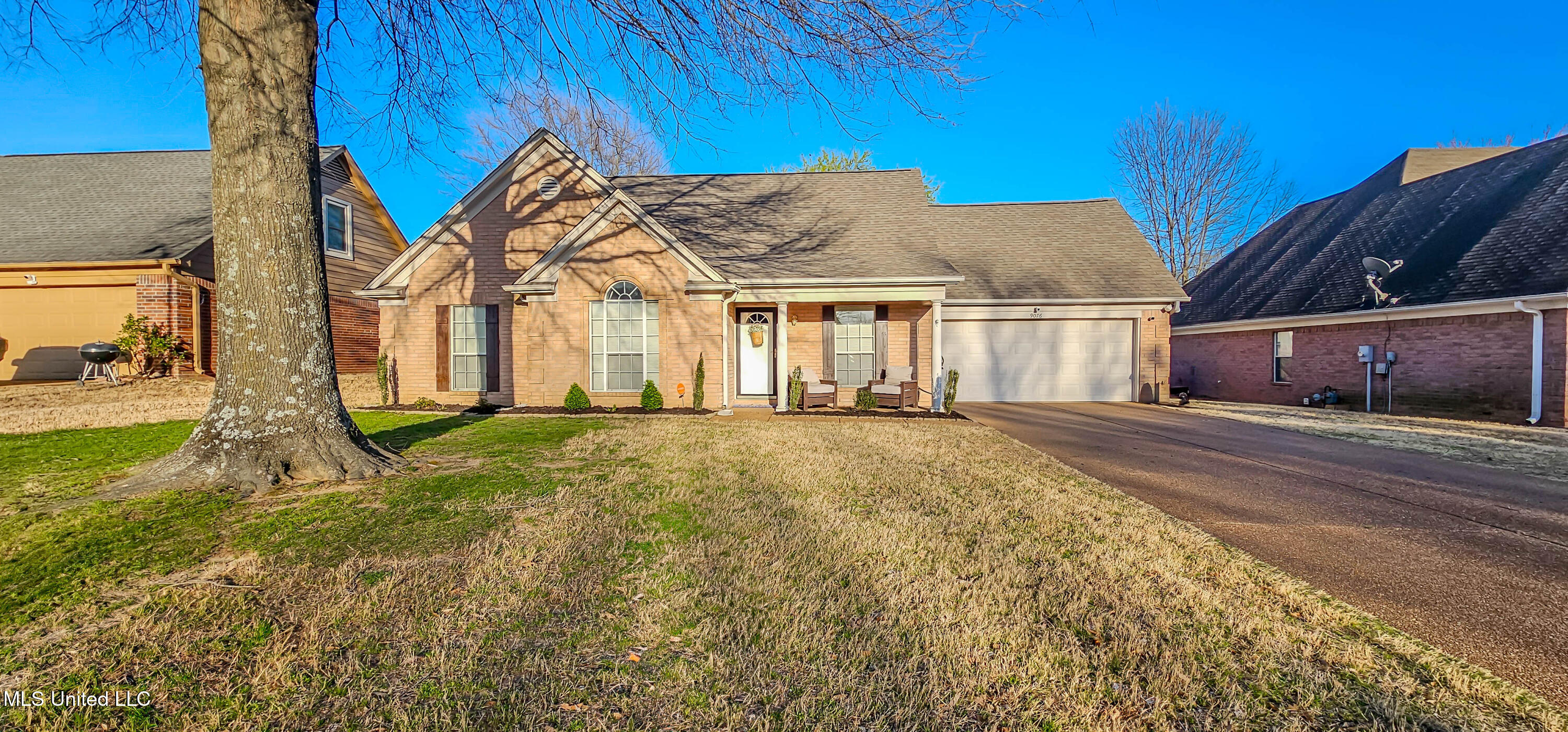 9076 Champlain Drive Property Photo 1