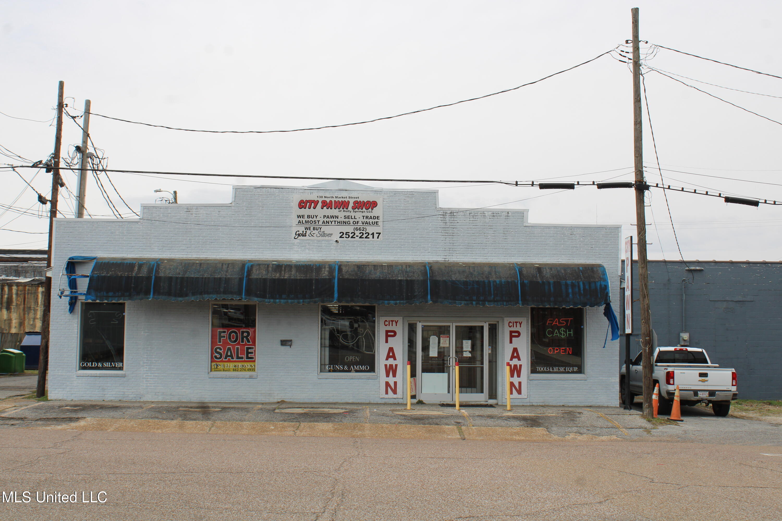 130 N Market Street Property Photo 1