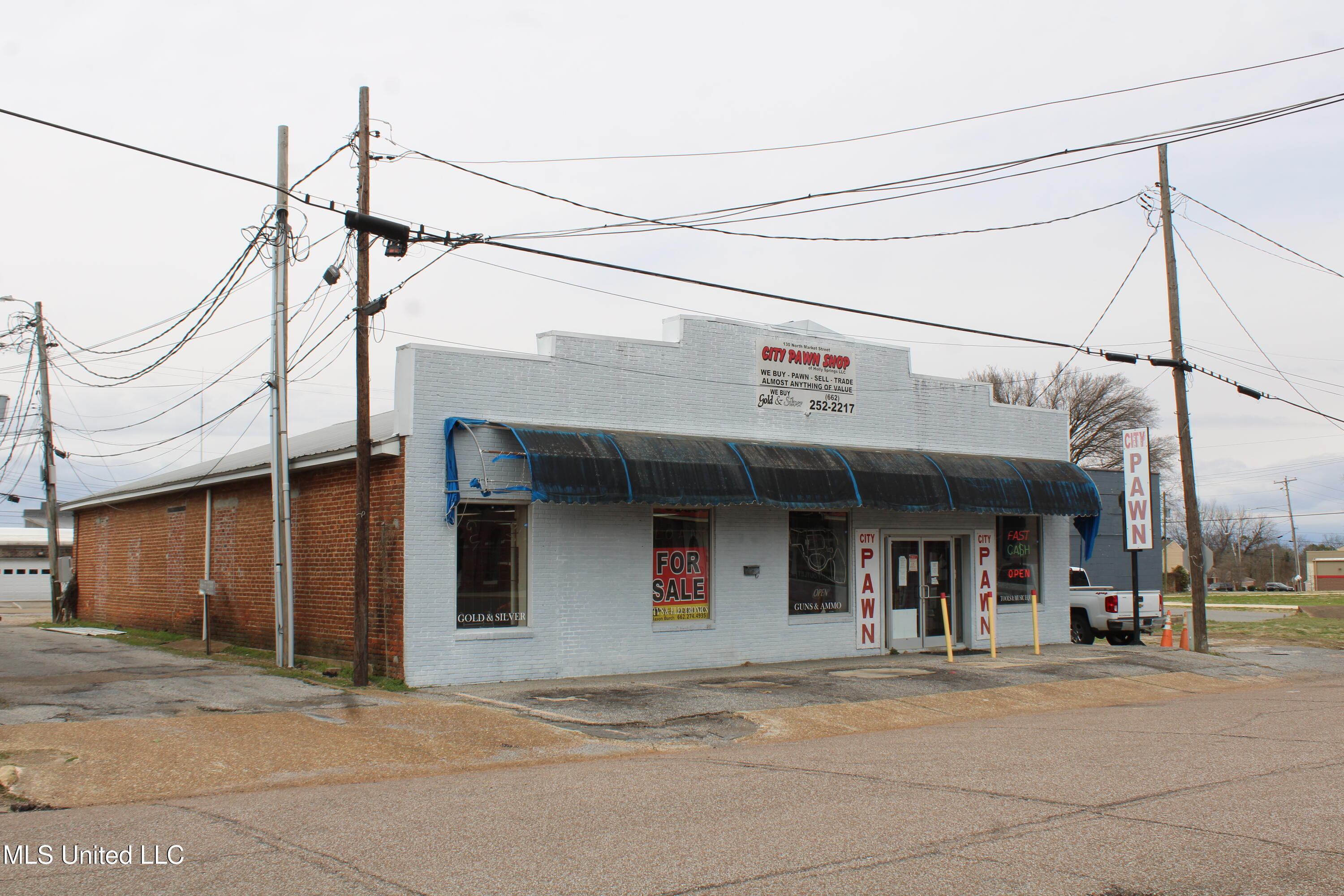 130 N Market Street Property Photo 2