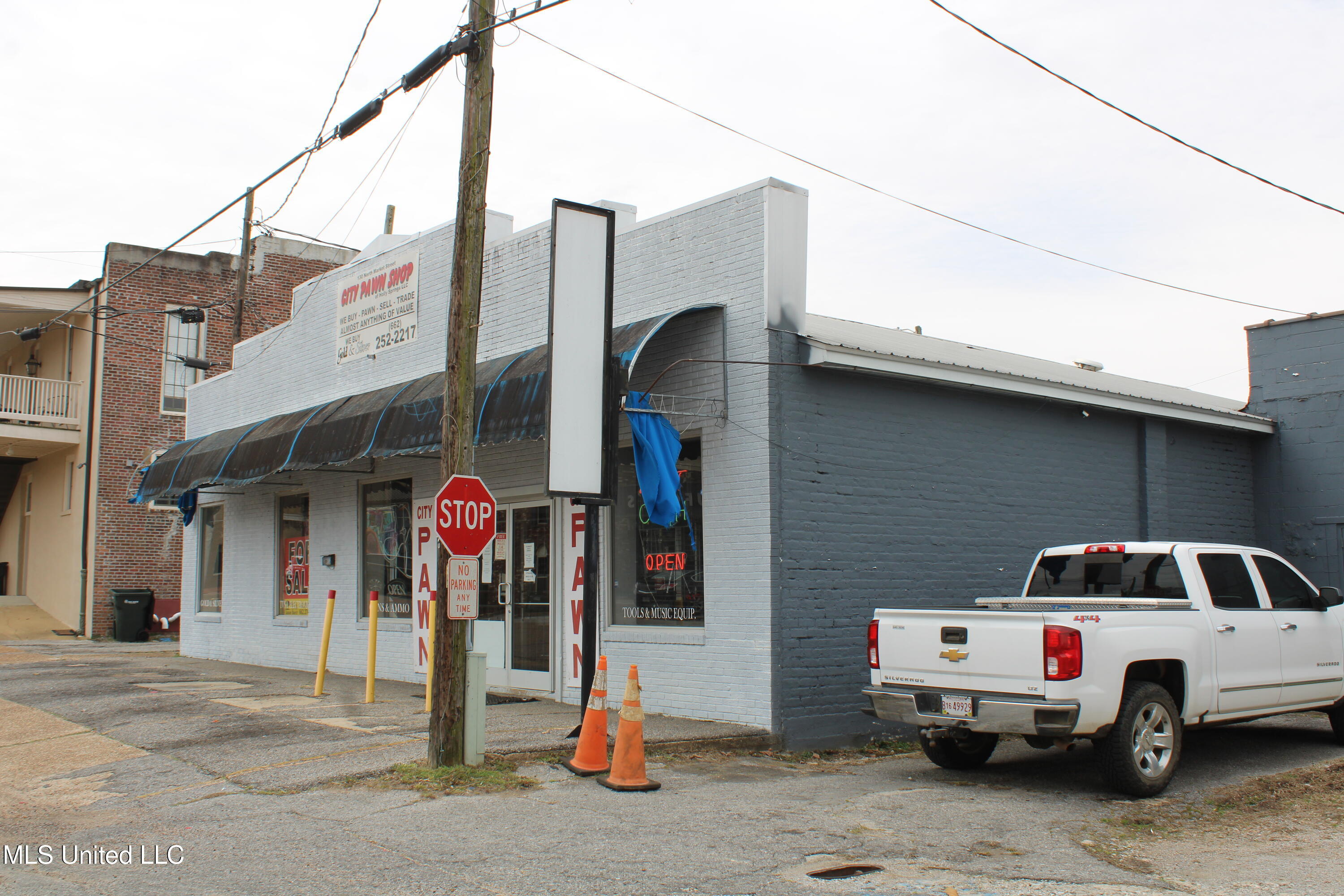 130 N Market Street Property Photo 3