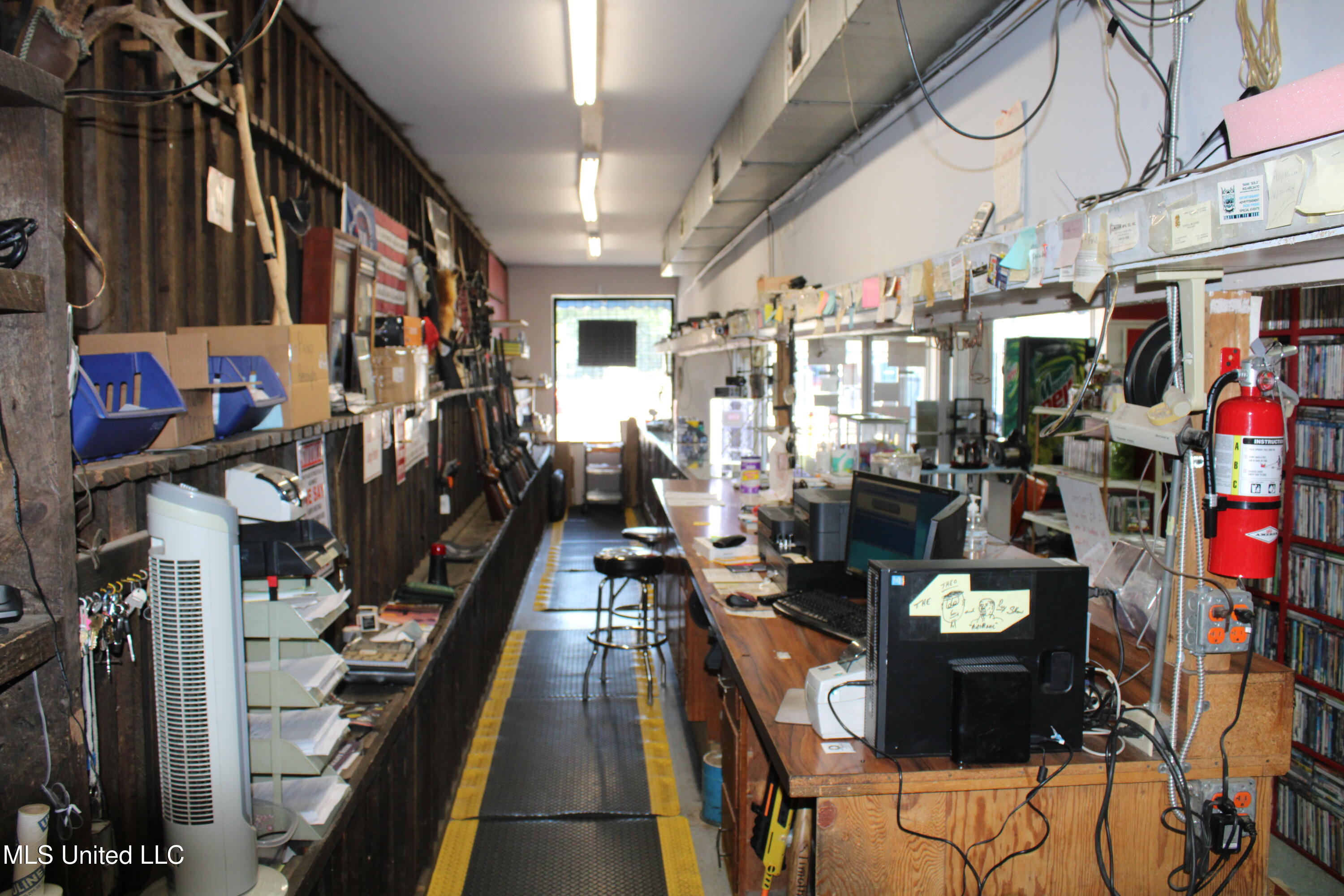 130 N Market Street Property Photo 10