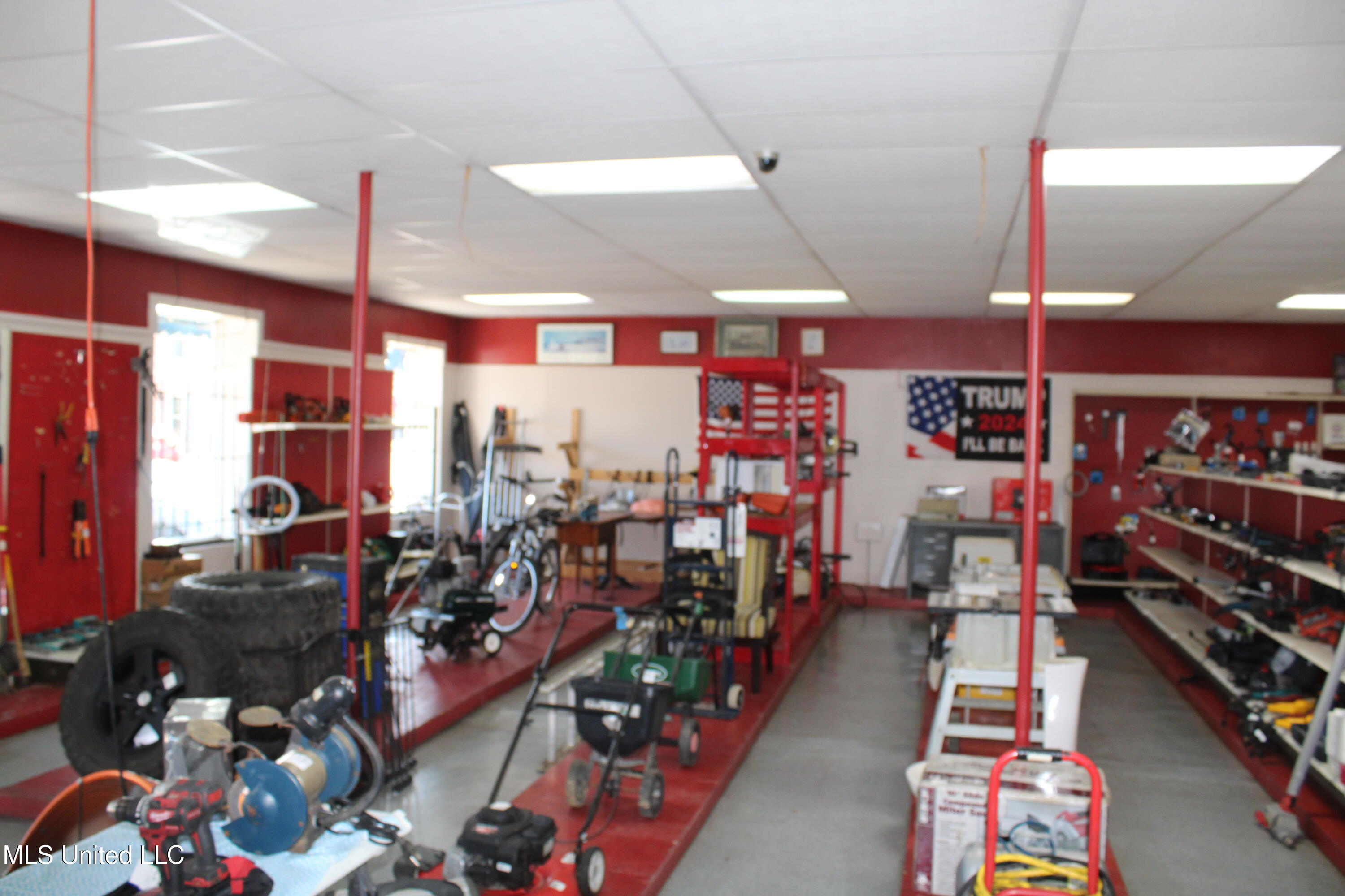 130 N Market Street Property Photo 11