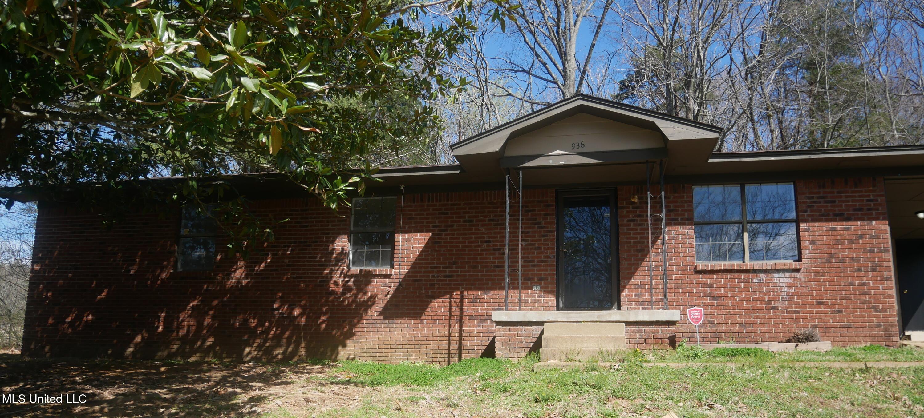 936 Hill Street Property Photo 1