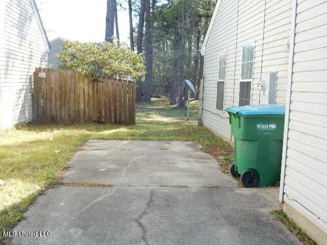 10588 Sharp Boulevard Property Photo 7