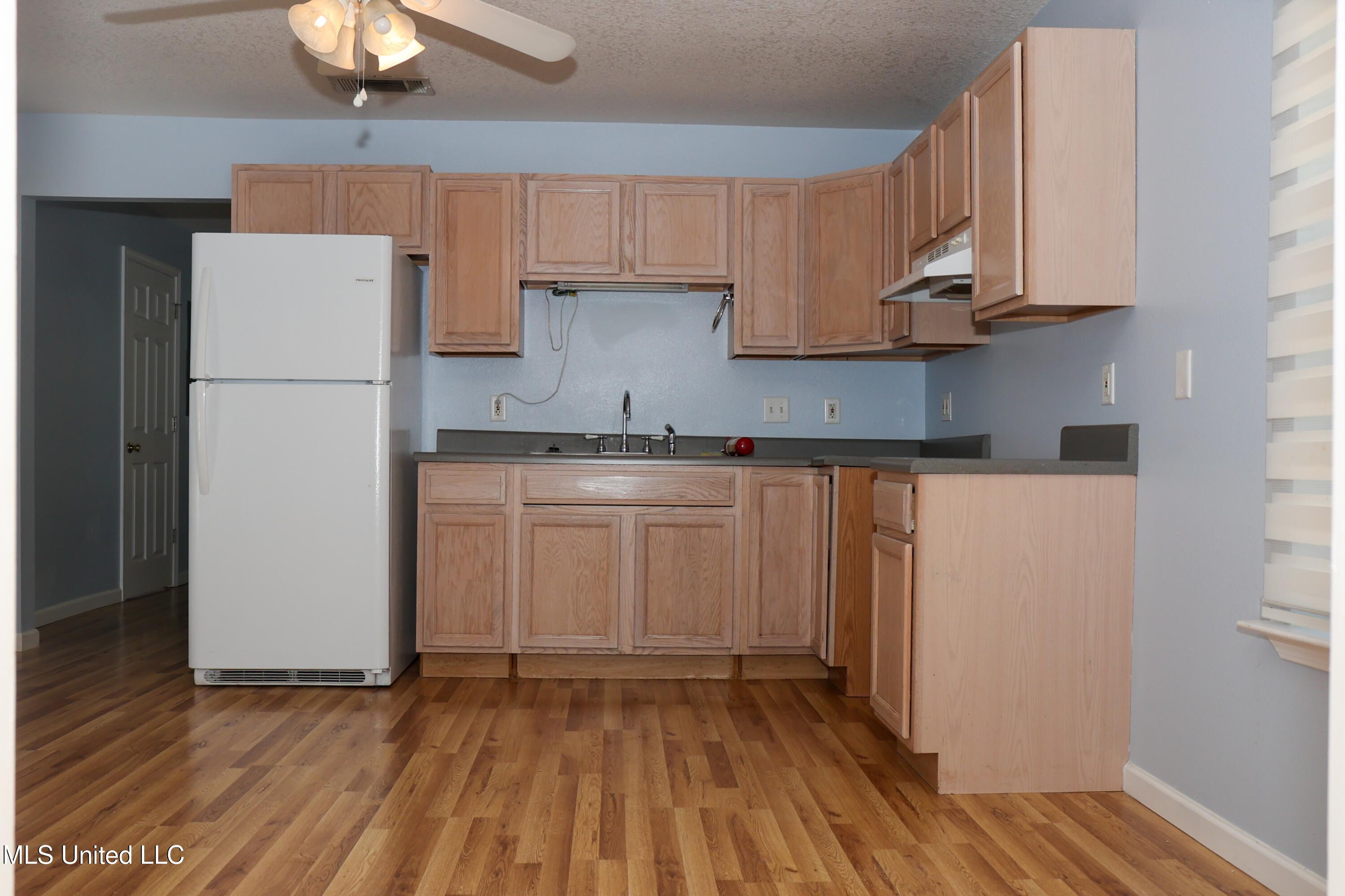 1915 Ingalls Avenue Property Photo 32