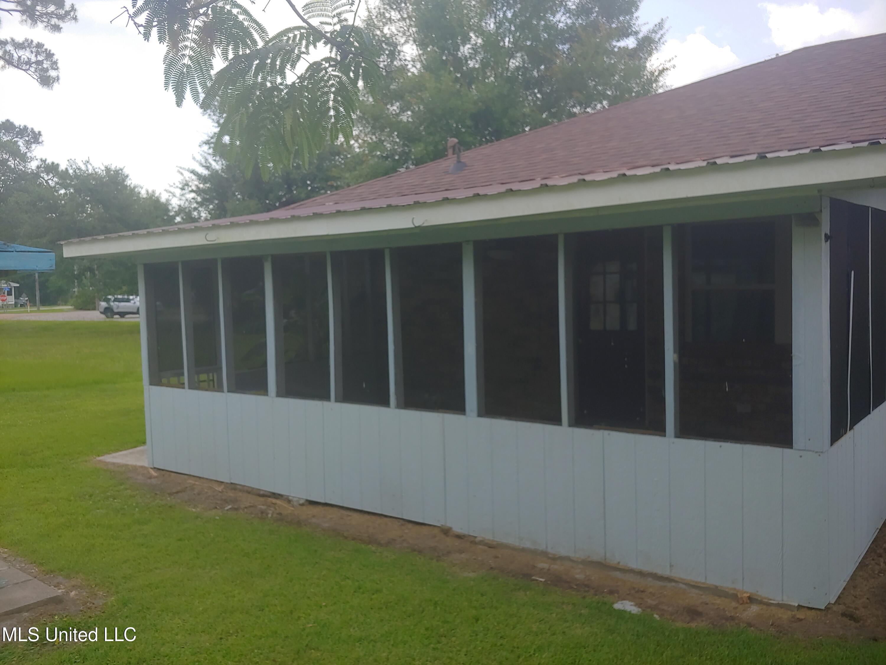 104 Tiffany Street Property Photo 2