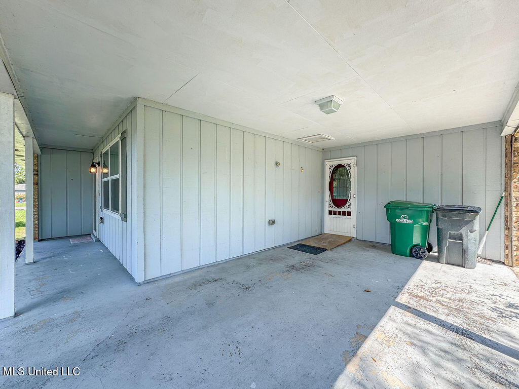 104 Tiffany Street Property Photo 5