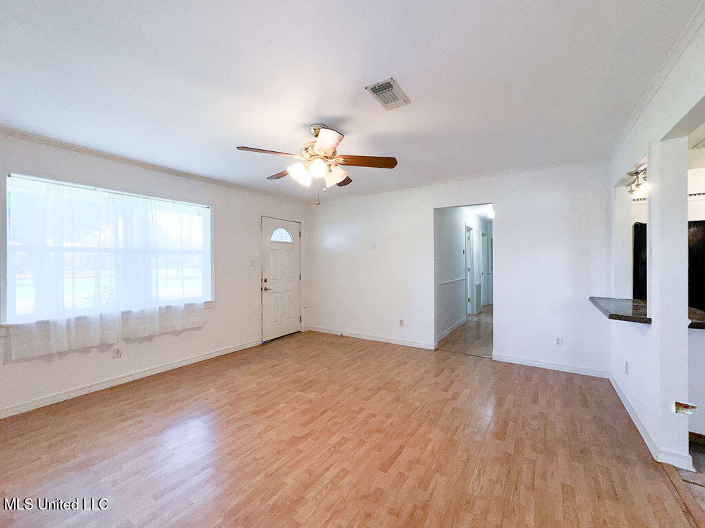 104 Tiffany Street Property Photo 8