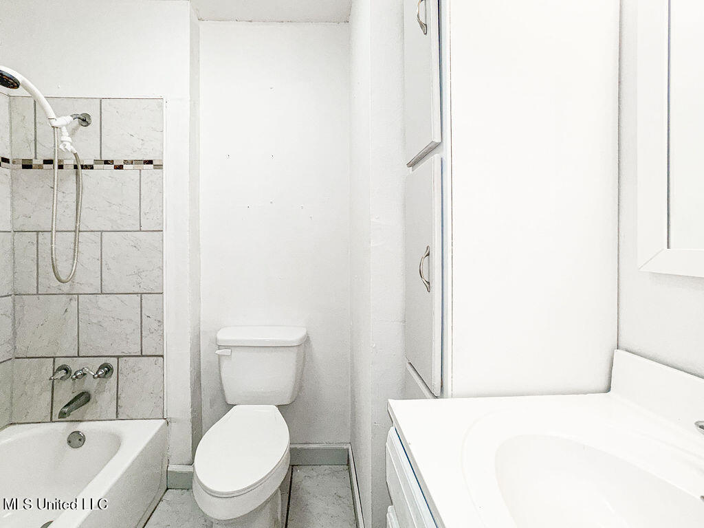 104 Tiffany Street Property Photo 18