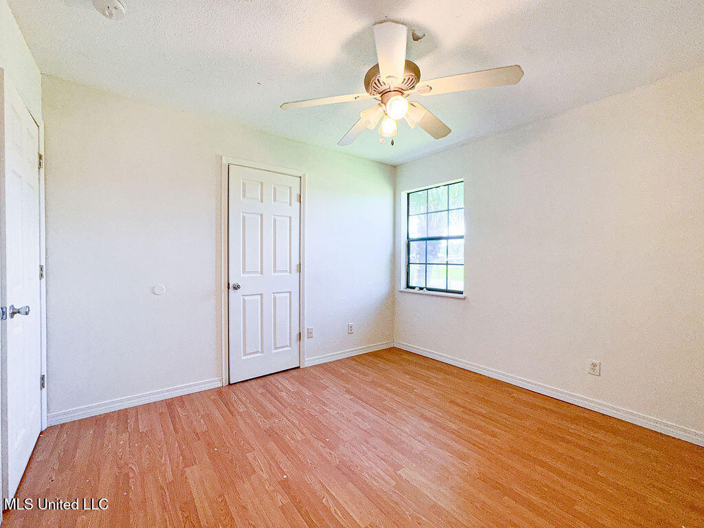 104 Tiffany Street Property Photo 20