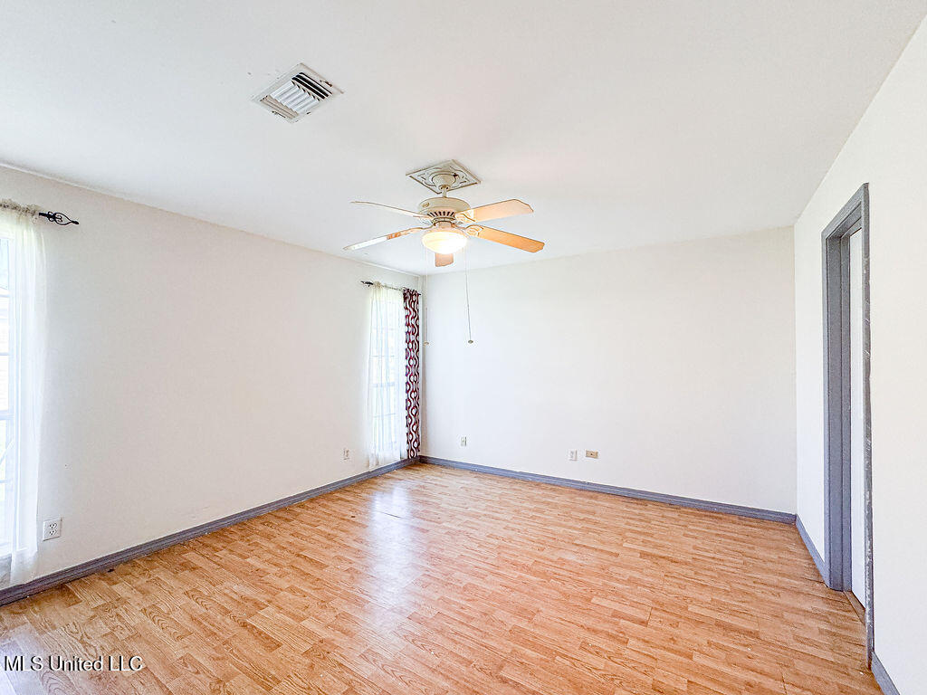 104 Tiffany Street Property Photo 22