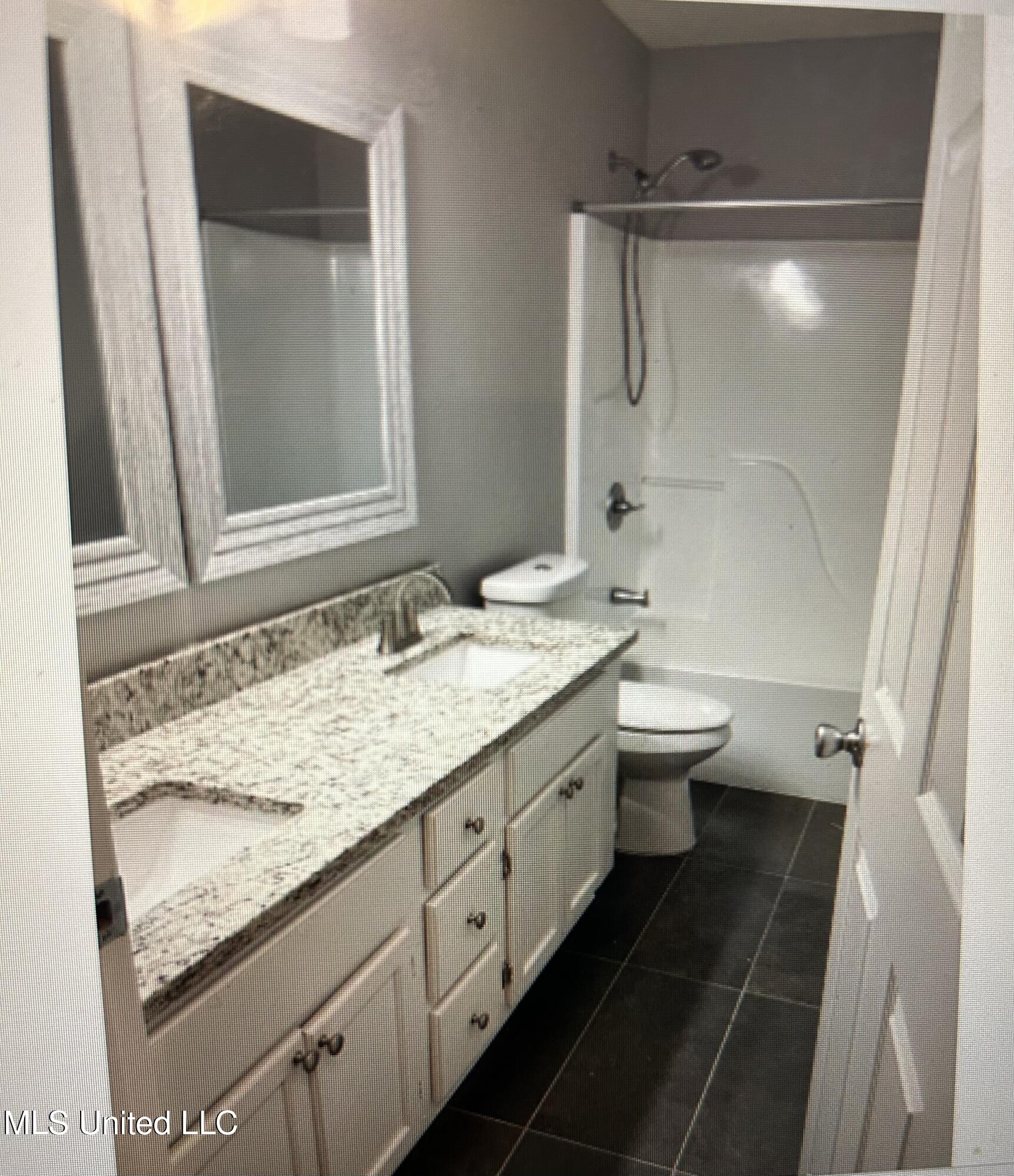 6905 Pinehurst Drive Property Photo 2