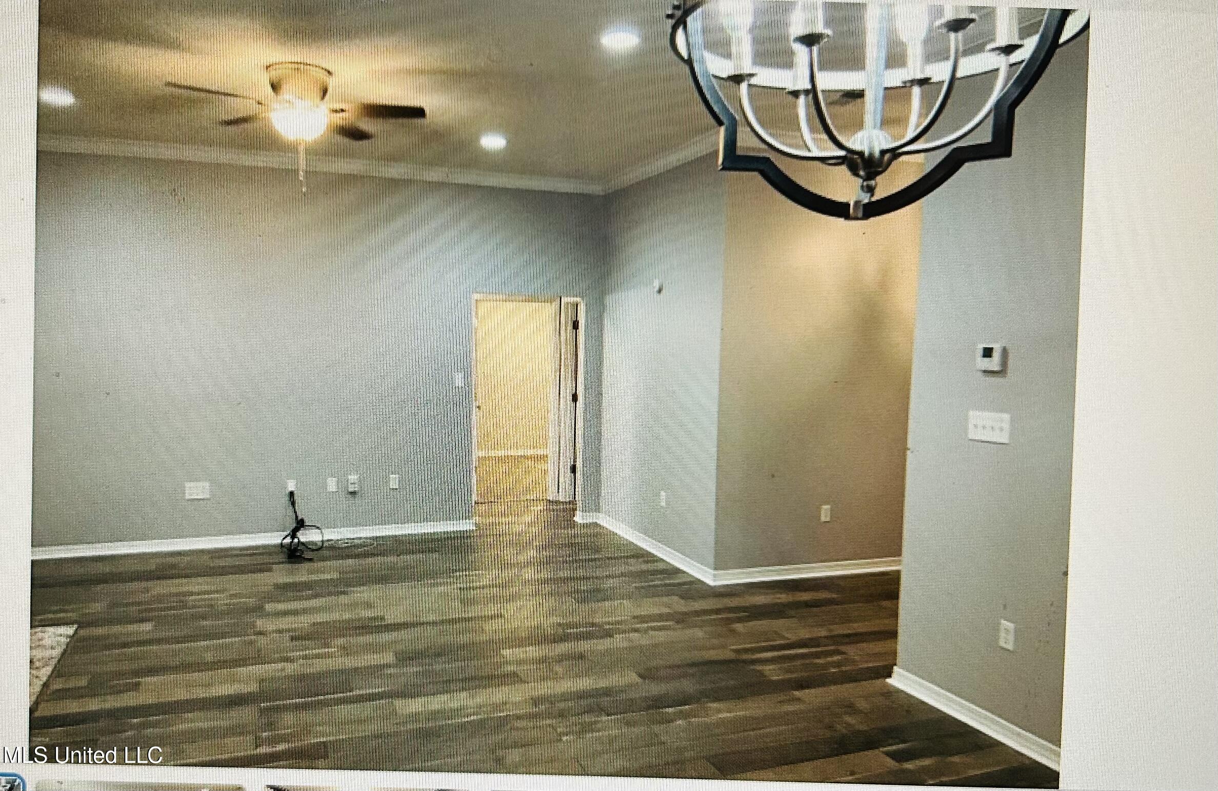 6905 Pinehurst Drive Property Photo 7