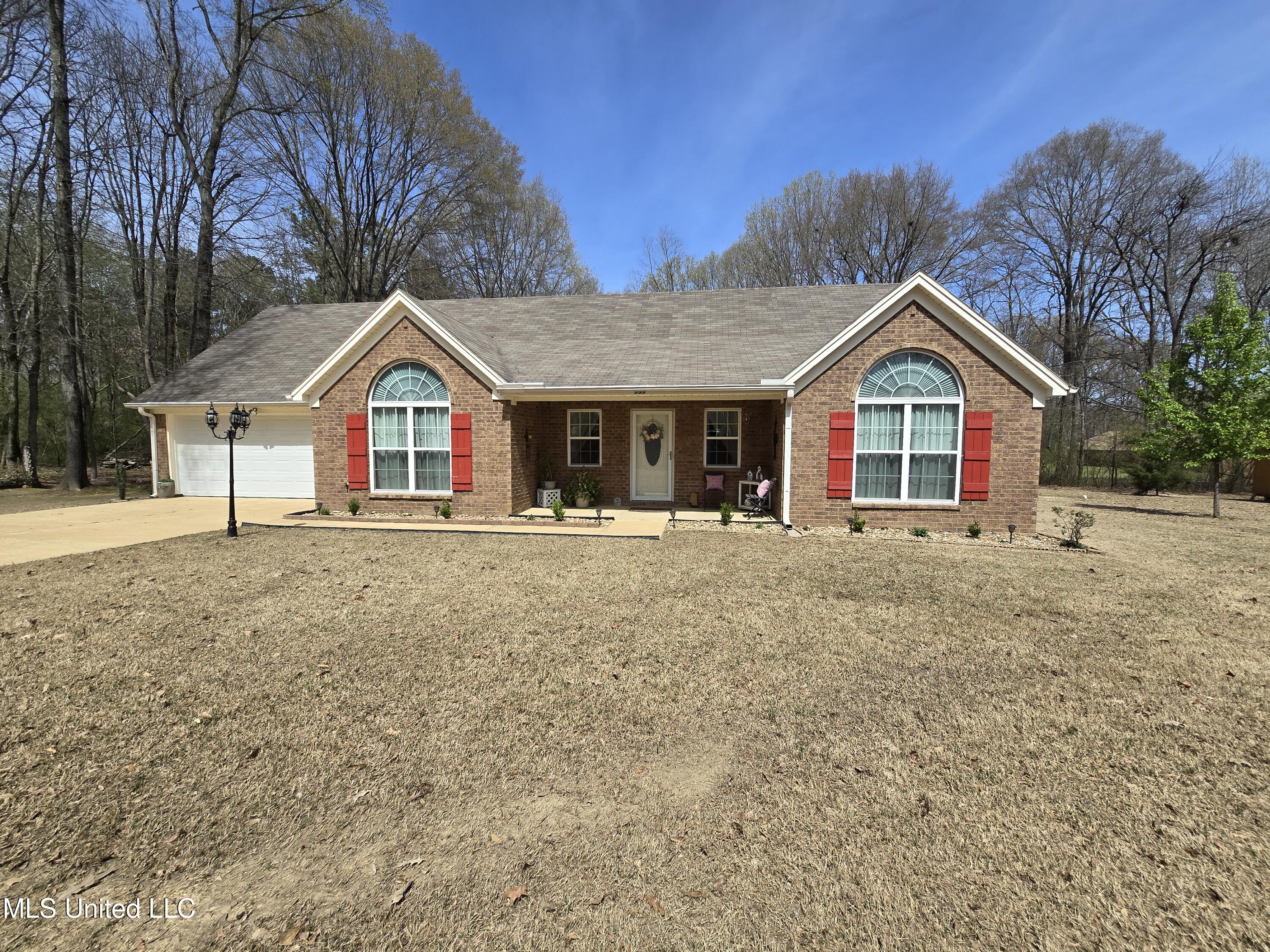 399 Steve Street Property Photo 1