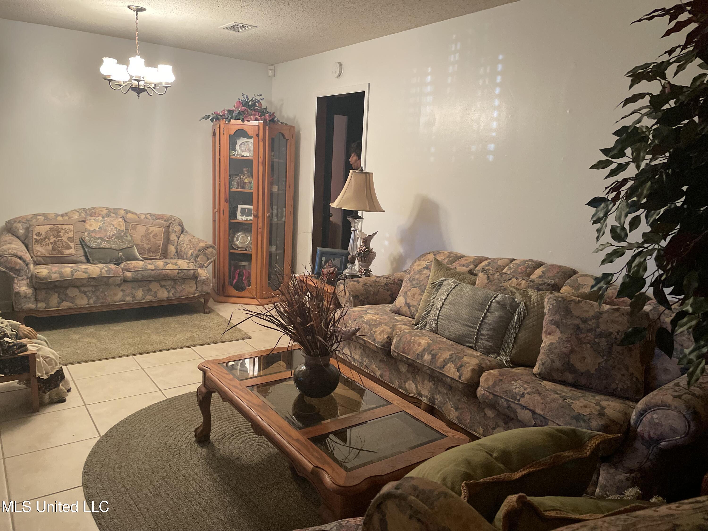450 Annette Lane Property Photo 2