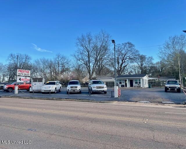321 E Main Street Property Photo 1