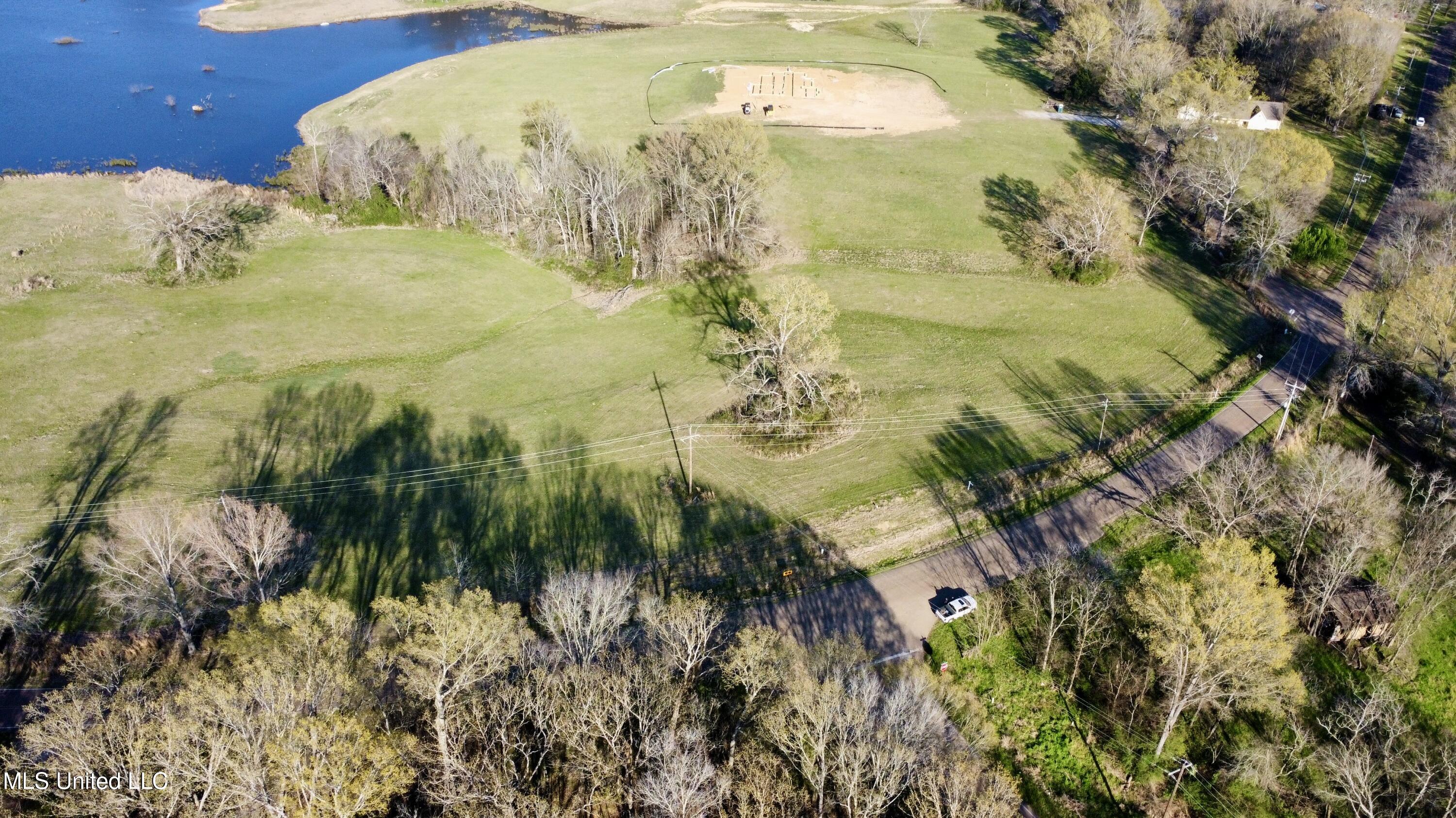 4820 Clinton-tinnin Road Property Photo 6