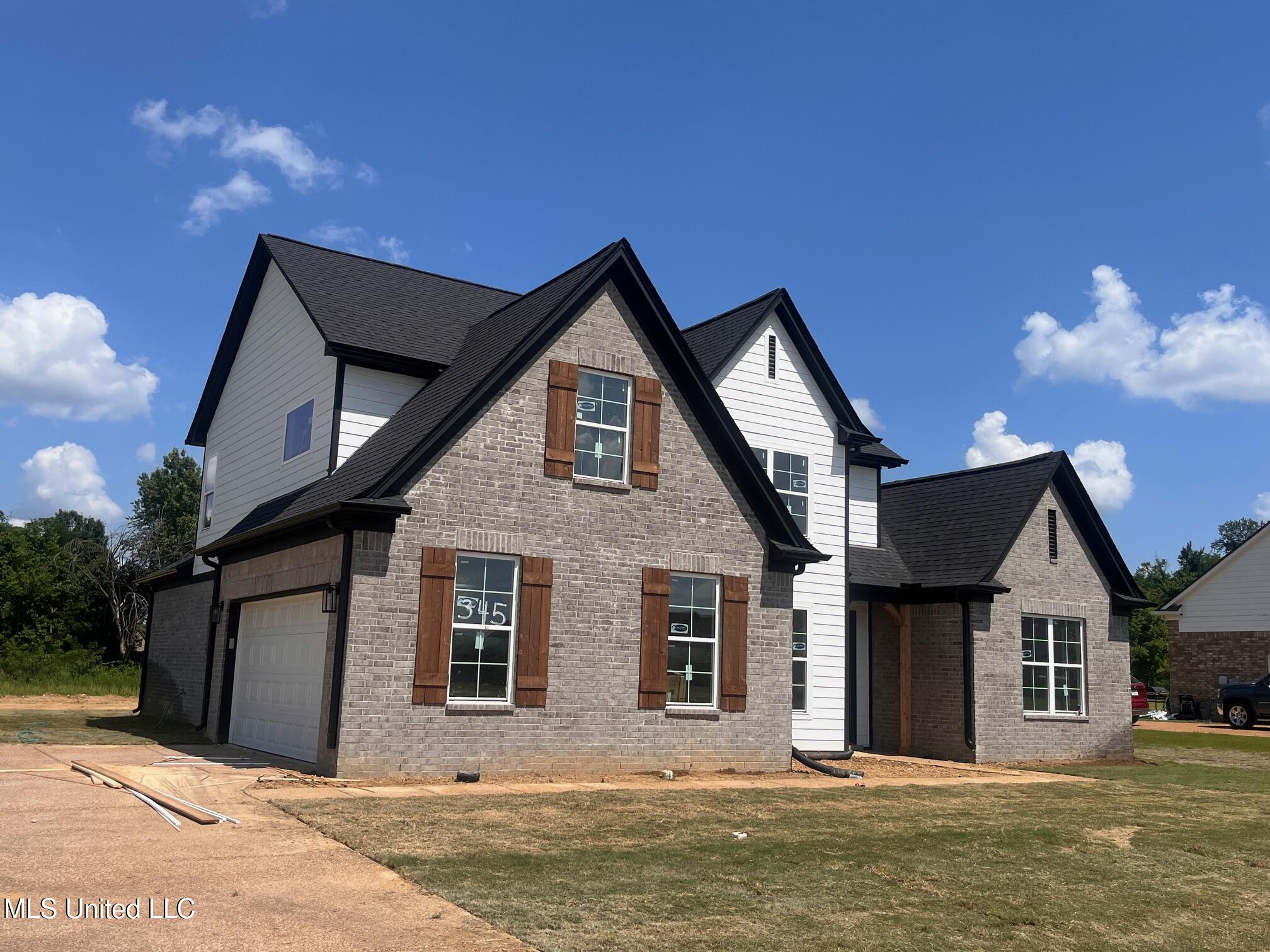 7668 Newbury Drive Property Photo 1