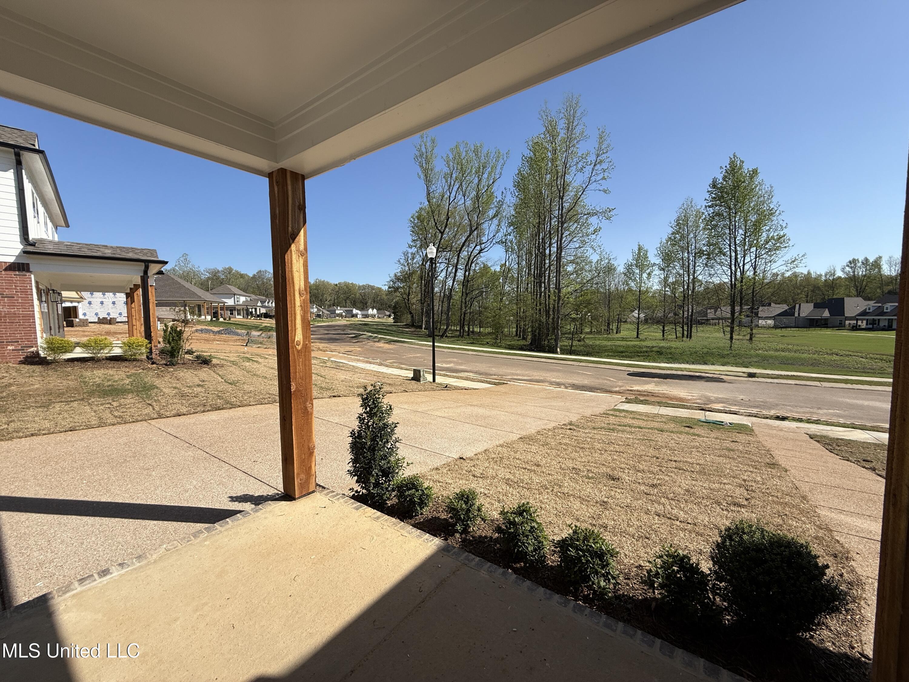 1184 Creekside Lane Property Photo 5