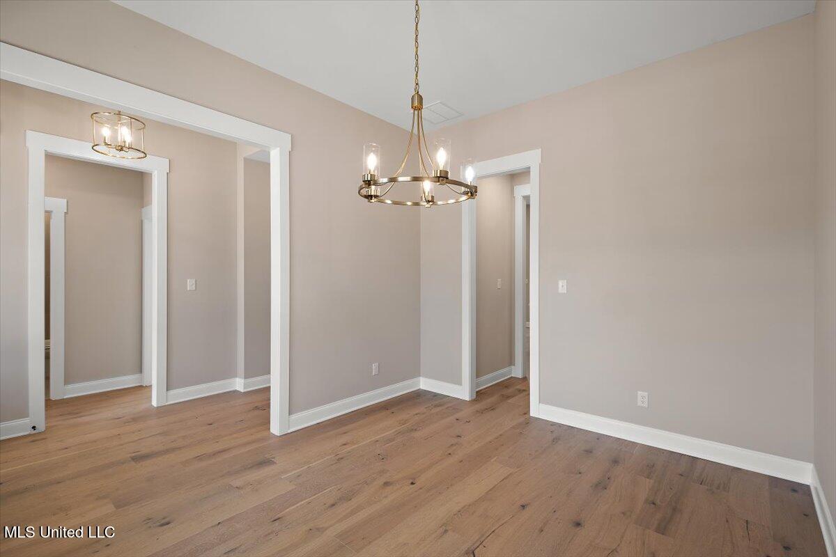 1184 Creekside Lane Property Photo 7