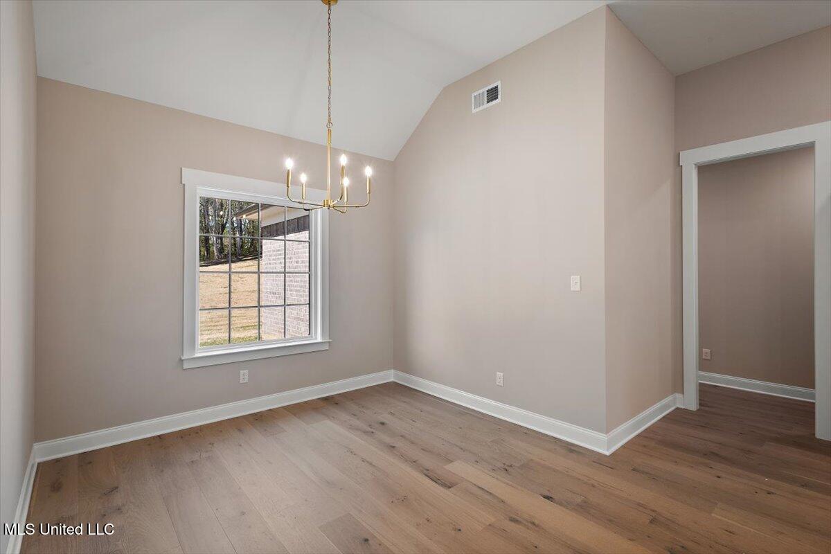 1184 Creekside Lane Property Photo 11