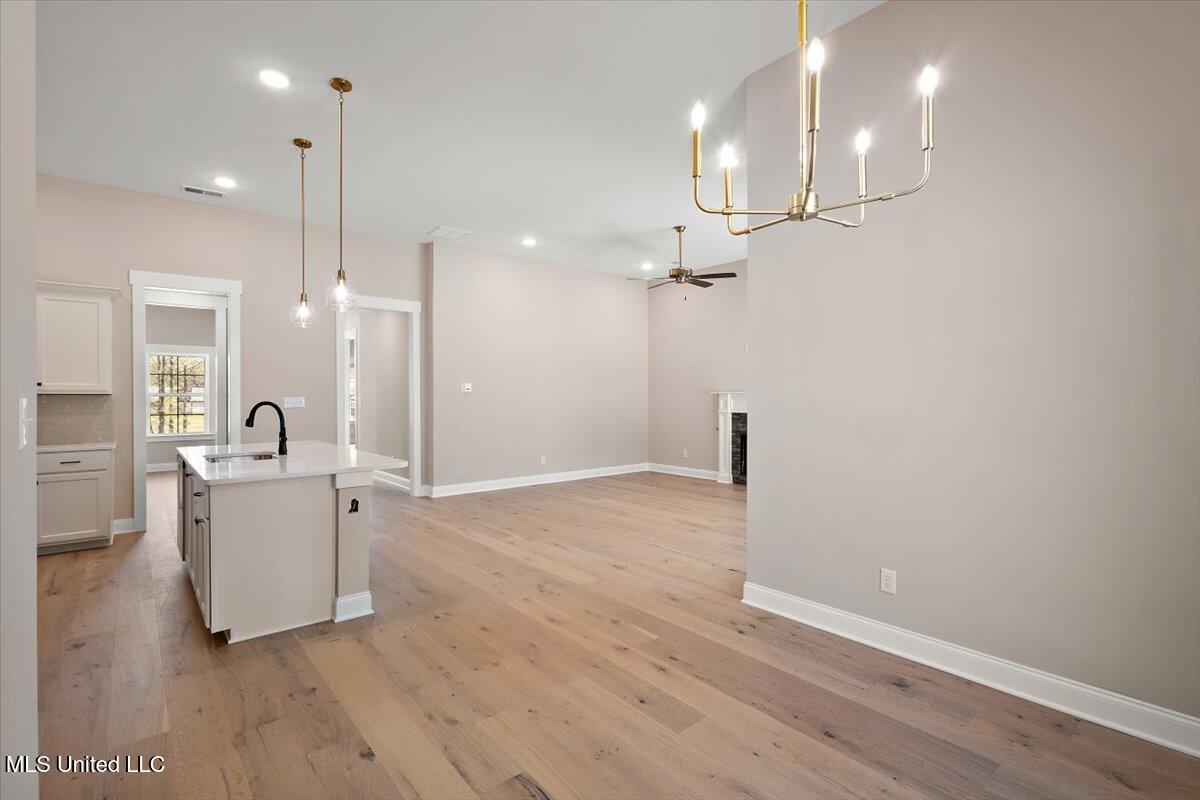 1184 Creekside Lane Property Photo 12