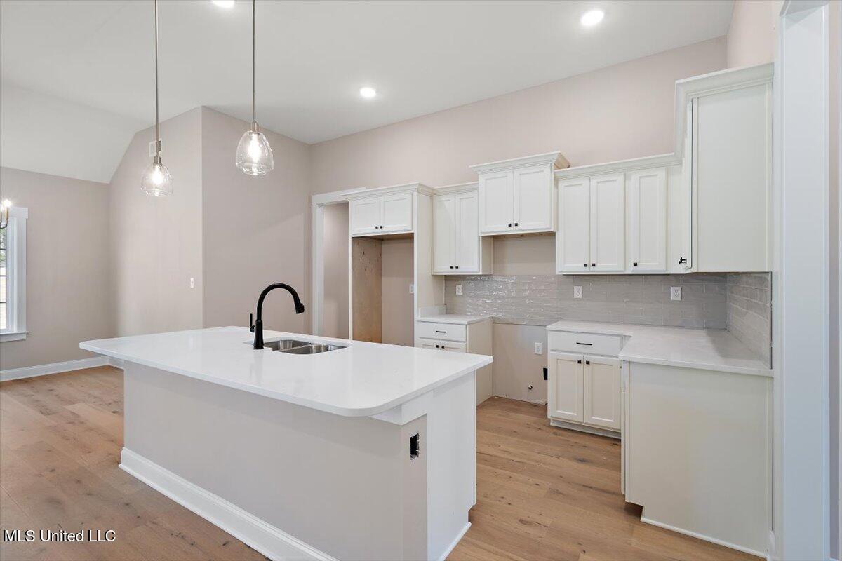 1184 Creekside Lane Property Photo 14