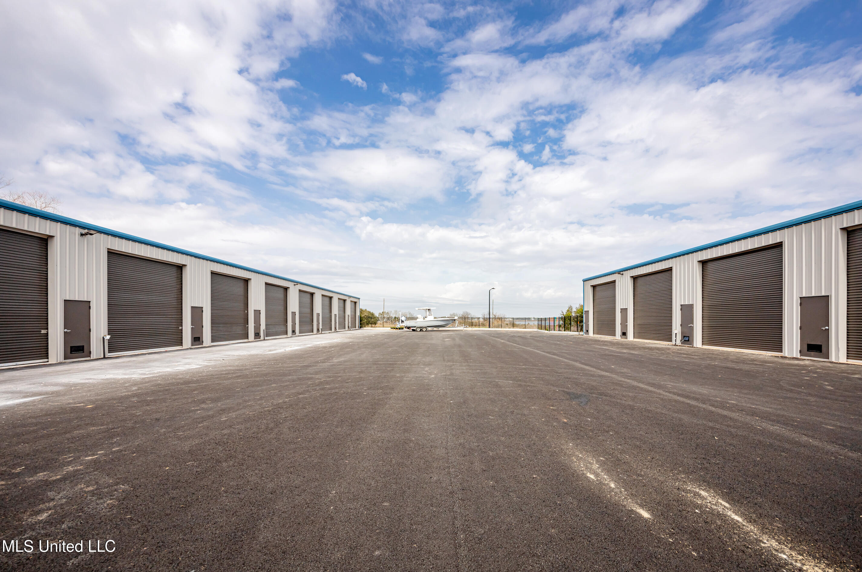 458 Back Bay 05 Boulevard Property Photo 1