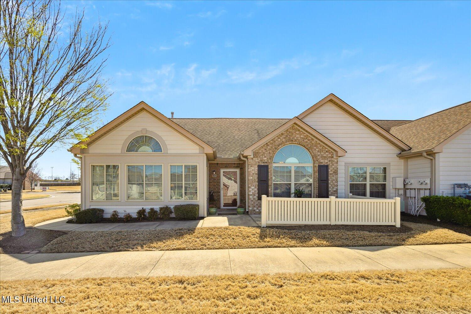 8731 Parkview Oaks Circle Property Photo 1