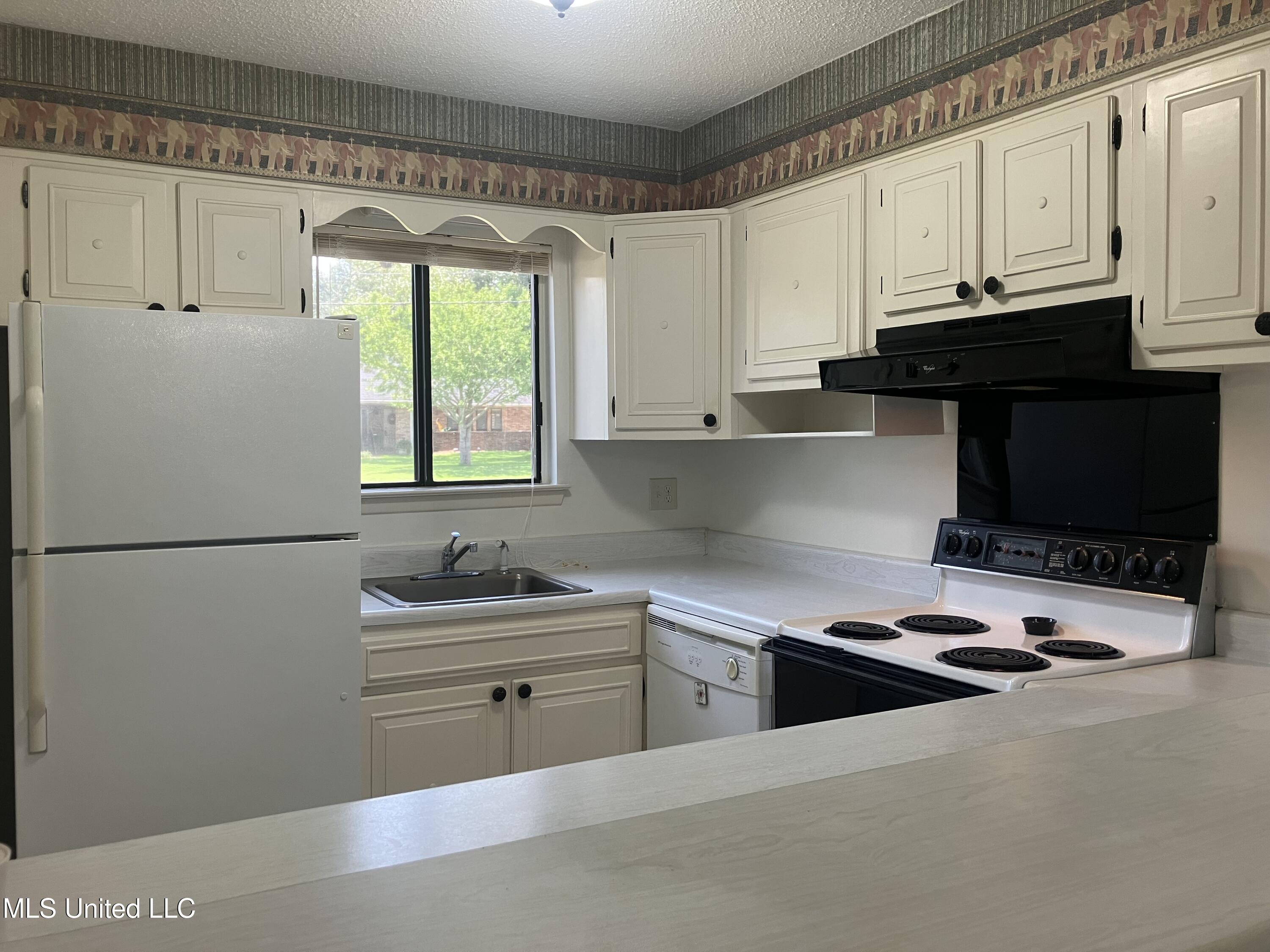 107 Molokai Village Property Photo 4