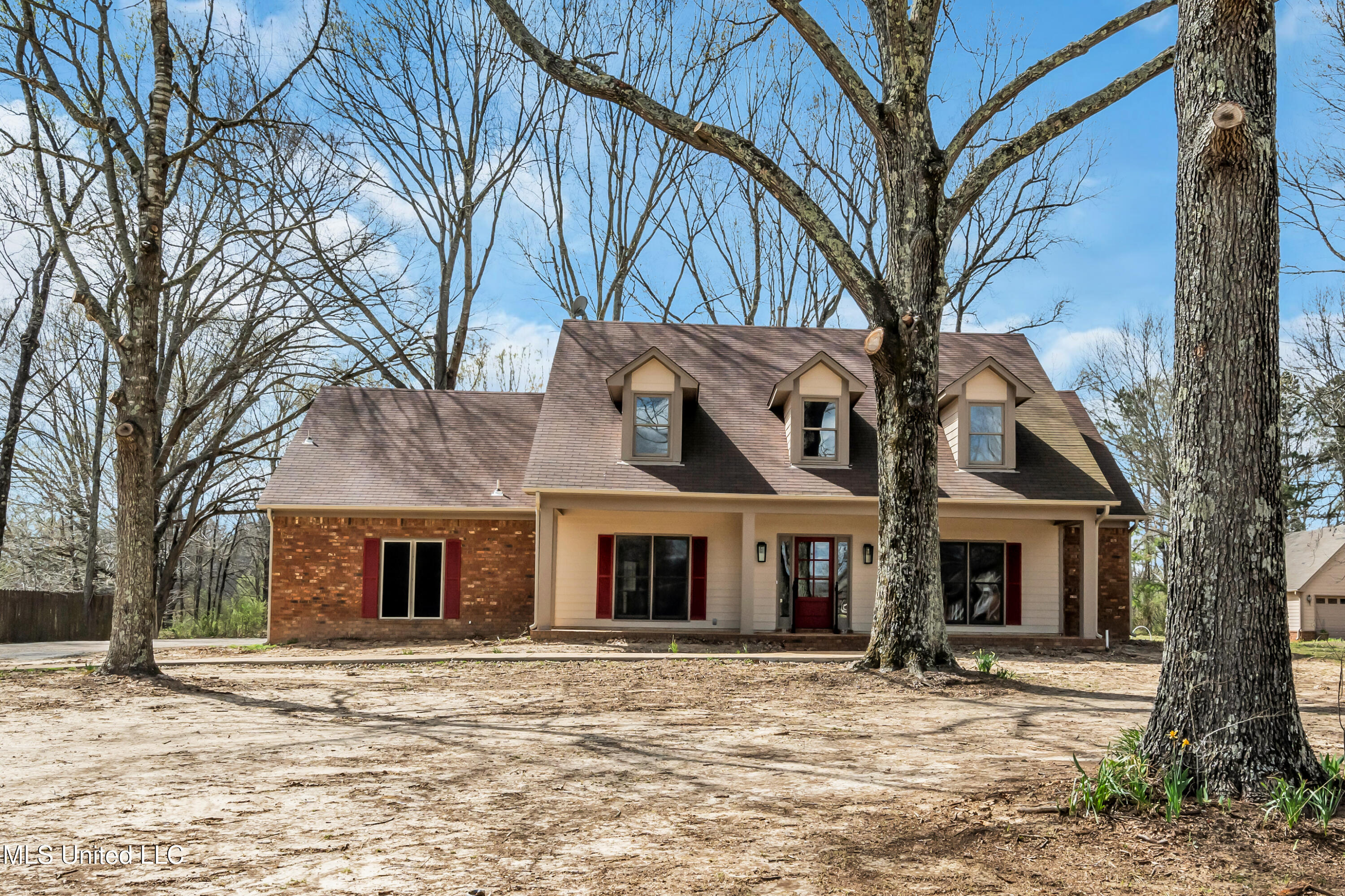 112 Oak Grove Cove Cove Property Photo 1
