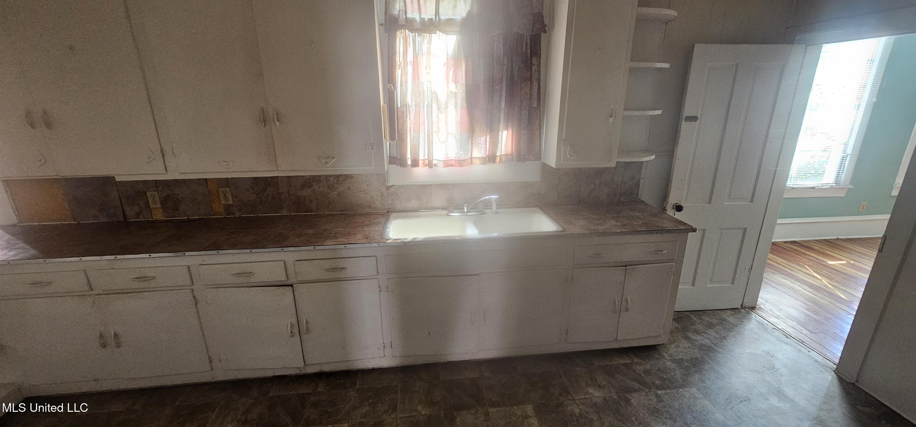 220 Calhoun Avenue Property Photo 9