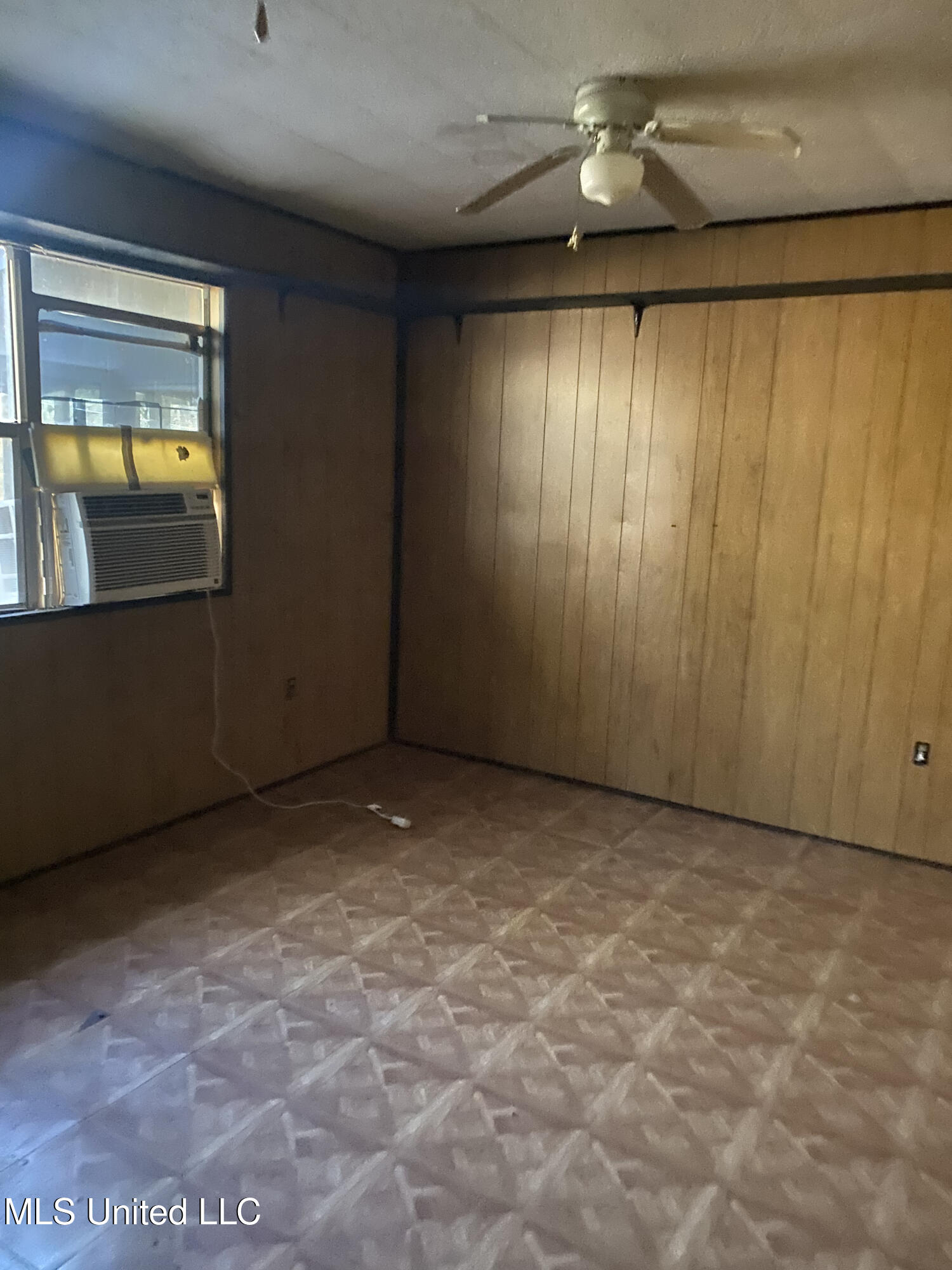112 Sir Richard Road Property Photo 10