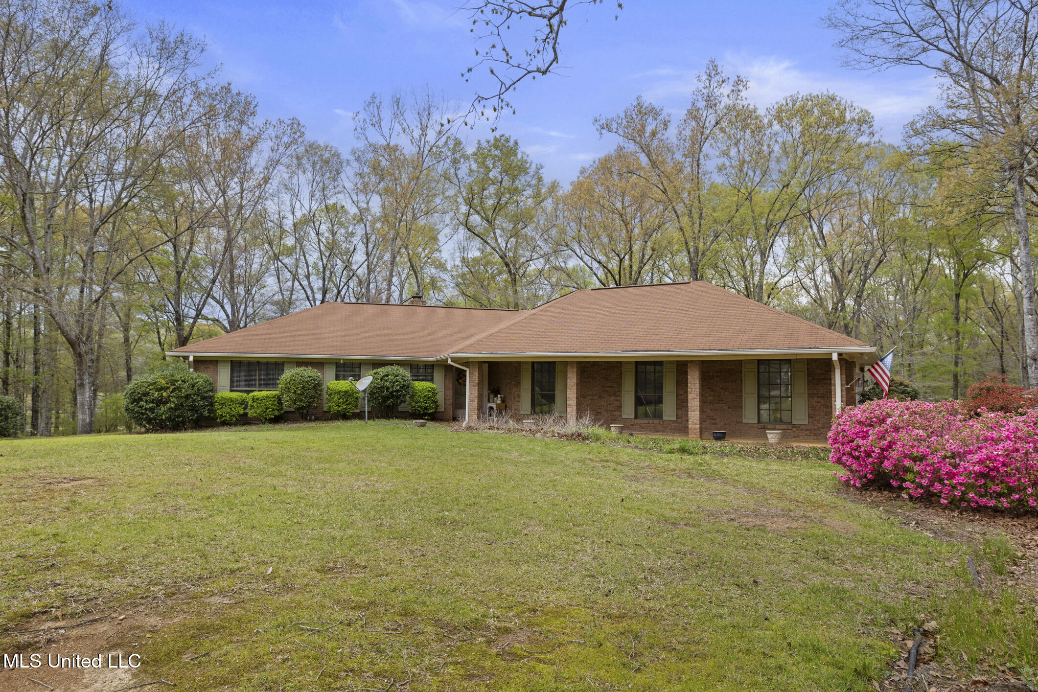107 Hickory Hills Drive Property Photo 1